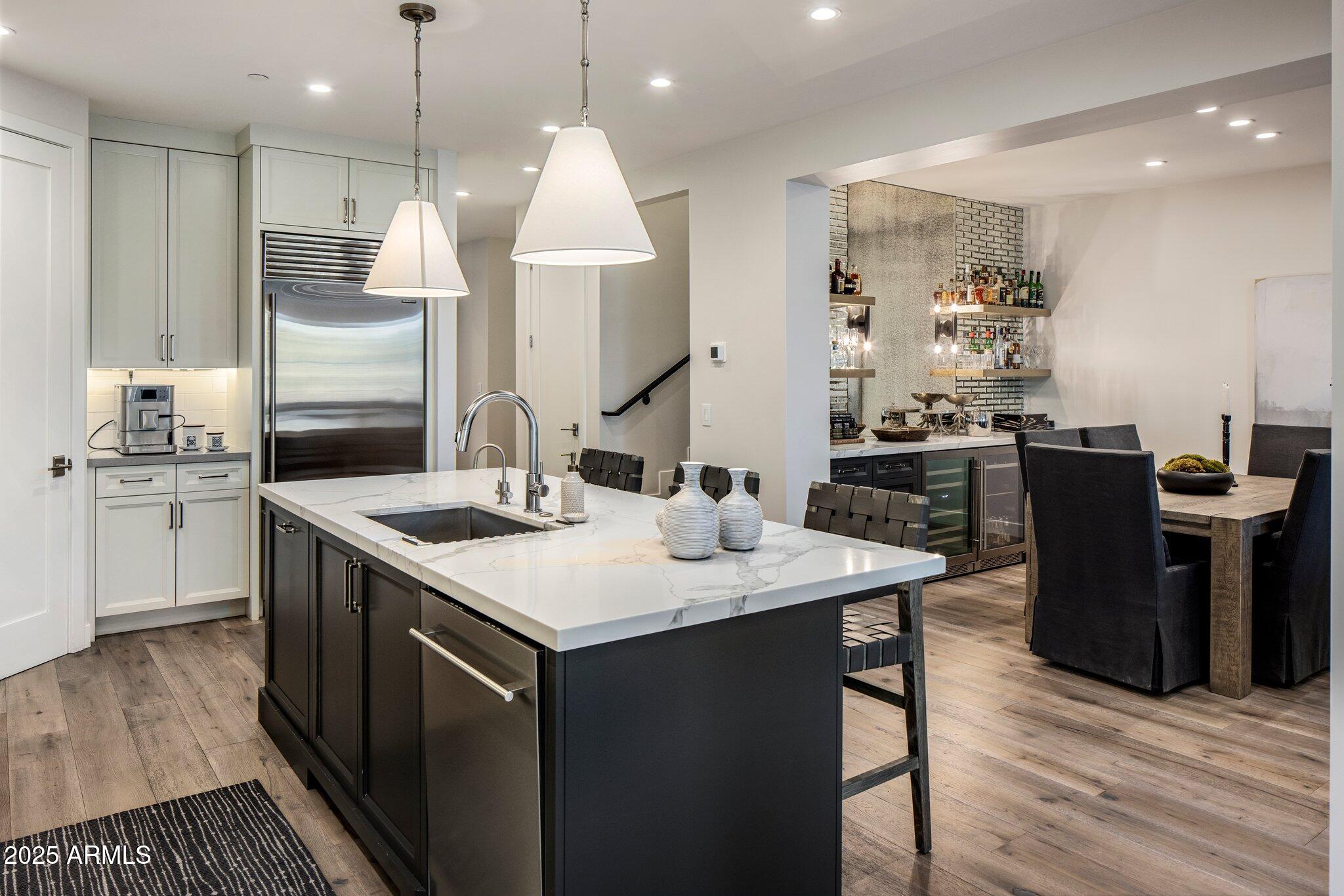6500 E CAMELBACK Road, 1010