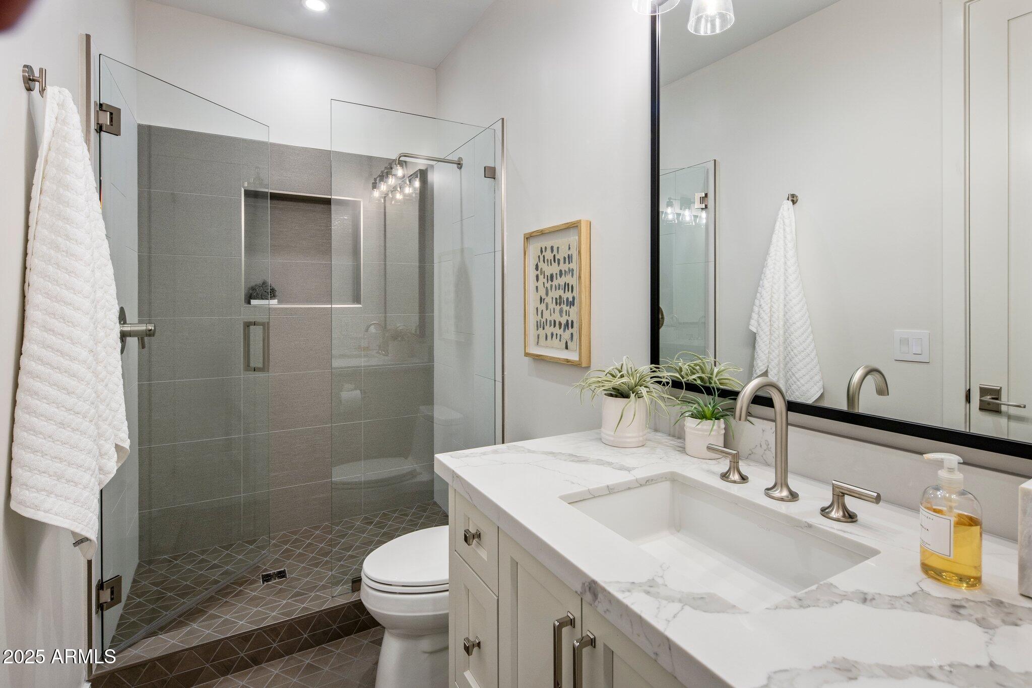 6500 E CAMELBACK Road, 1010