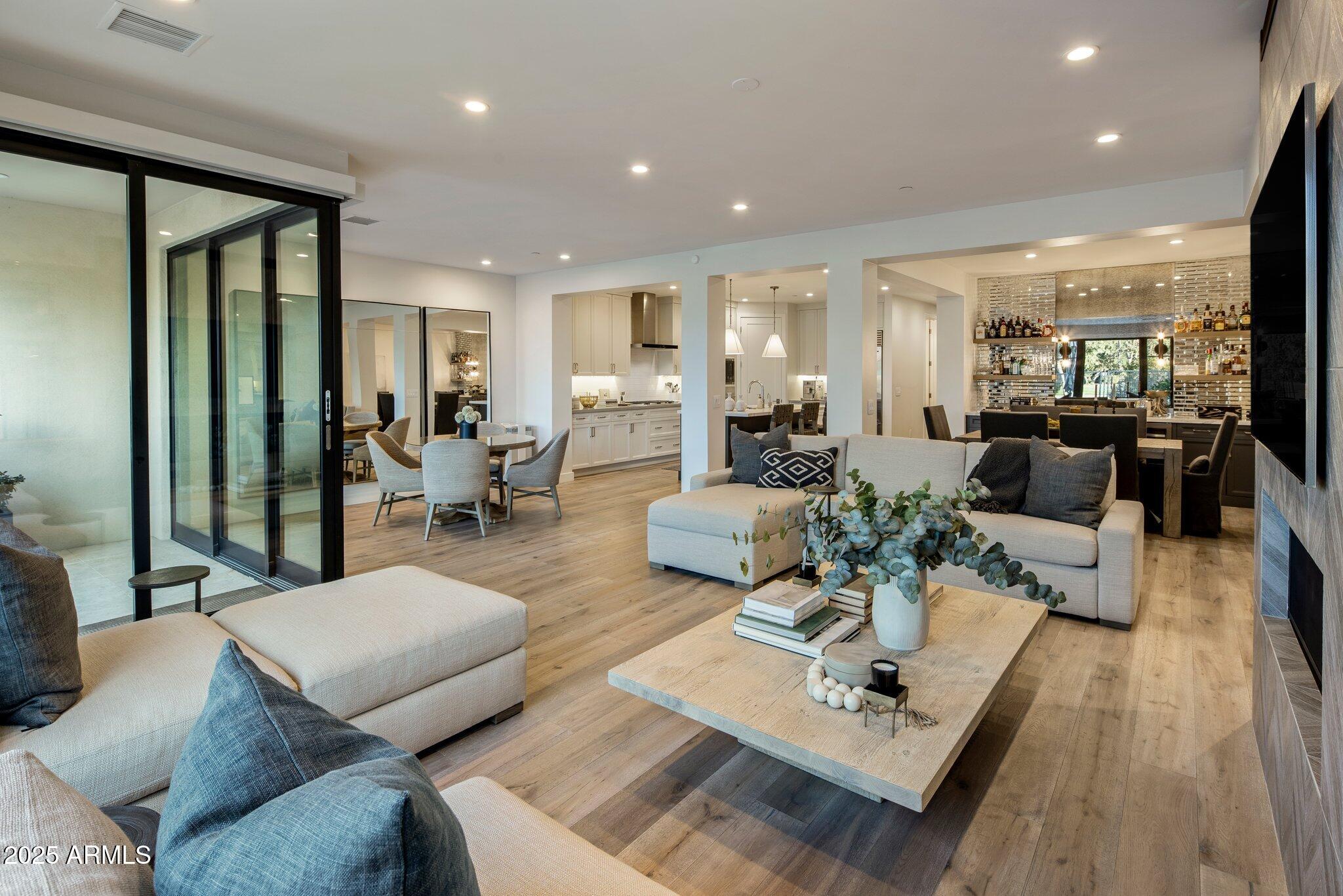 6500 E CAMELBACK Road, 1010
