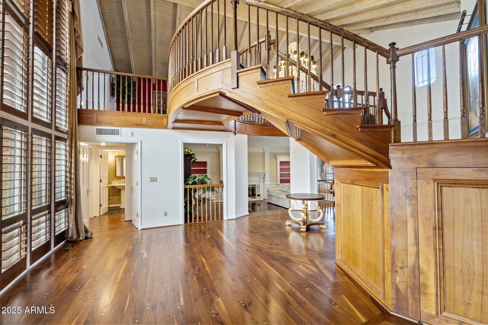 211 W KALER Drive