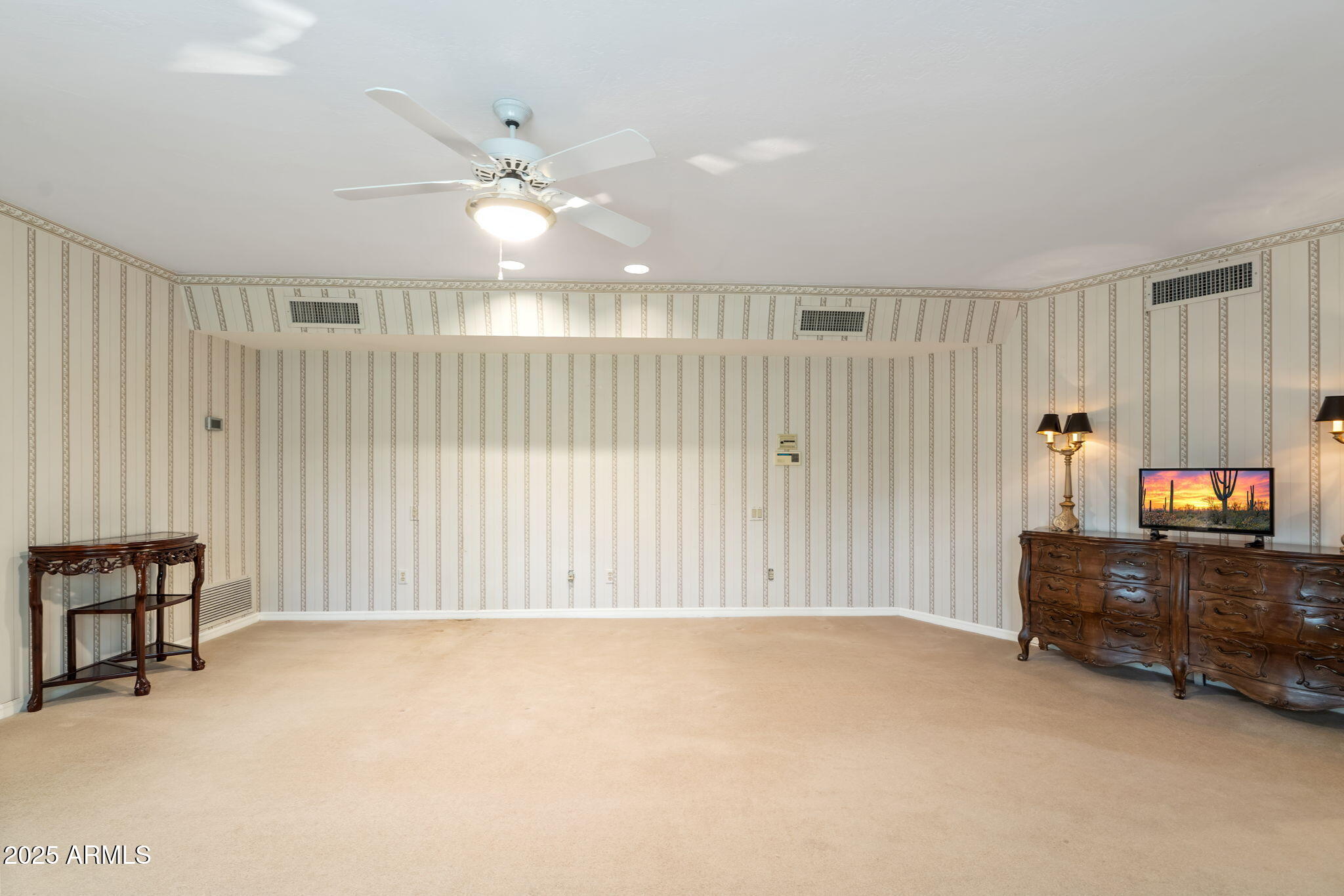 211 W KALER Drive