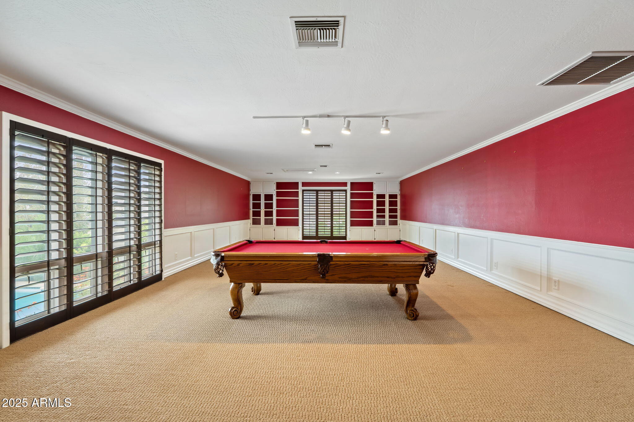 211 W KALER Drive