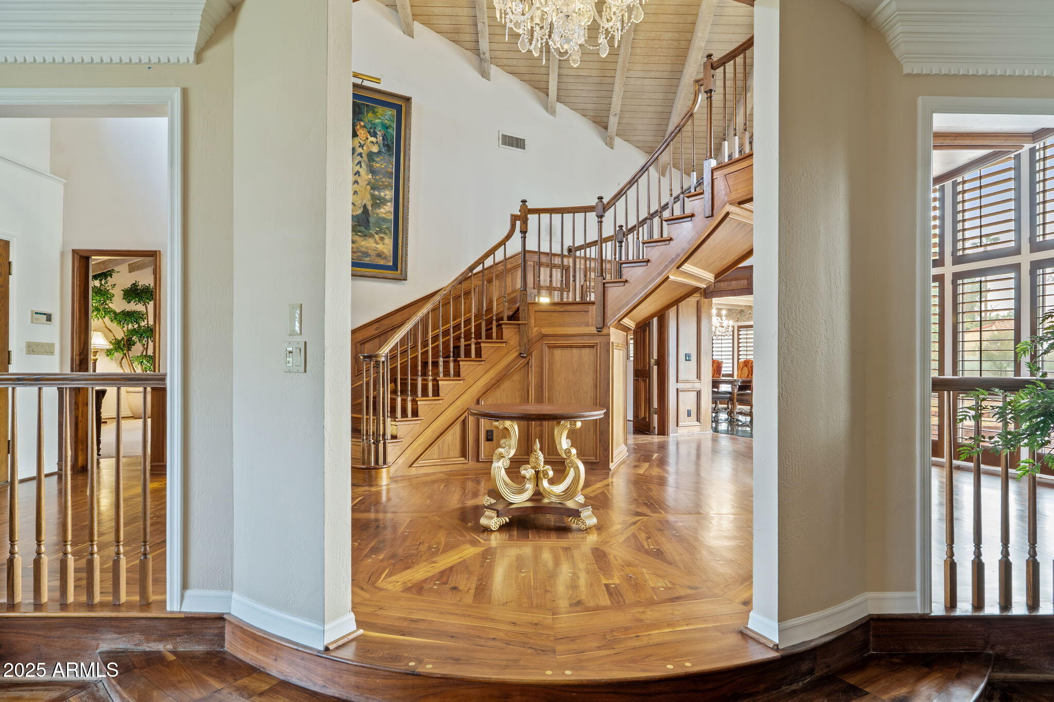 211 W KALER Drive