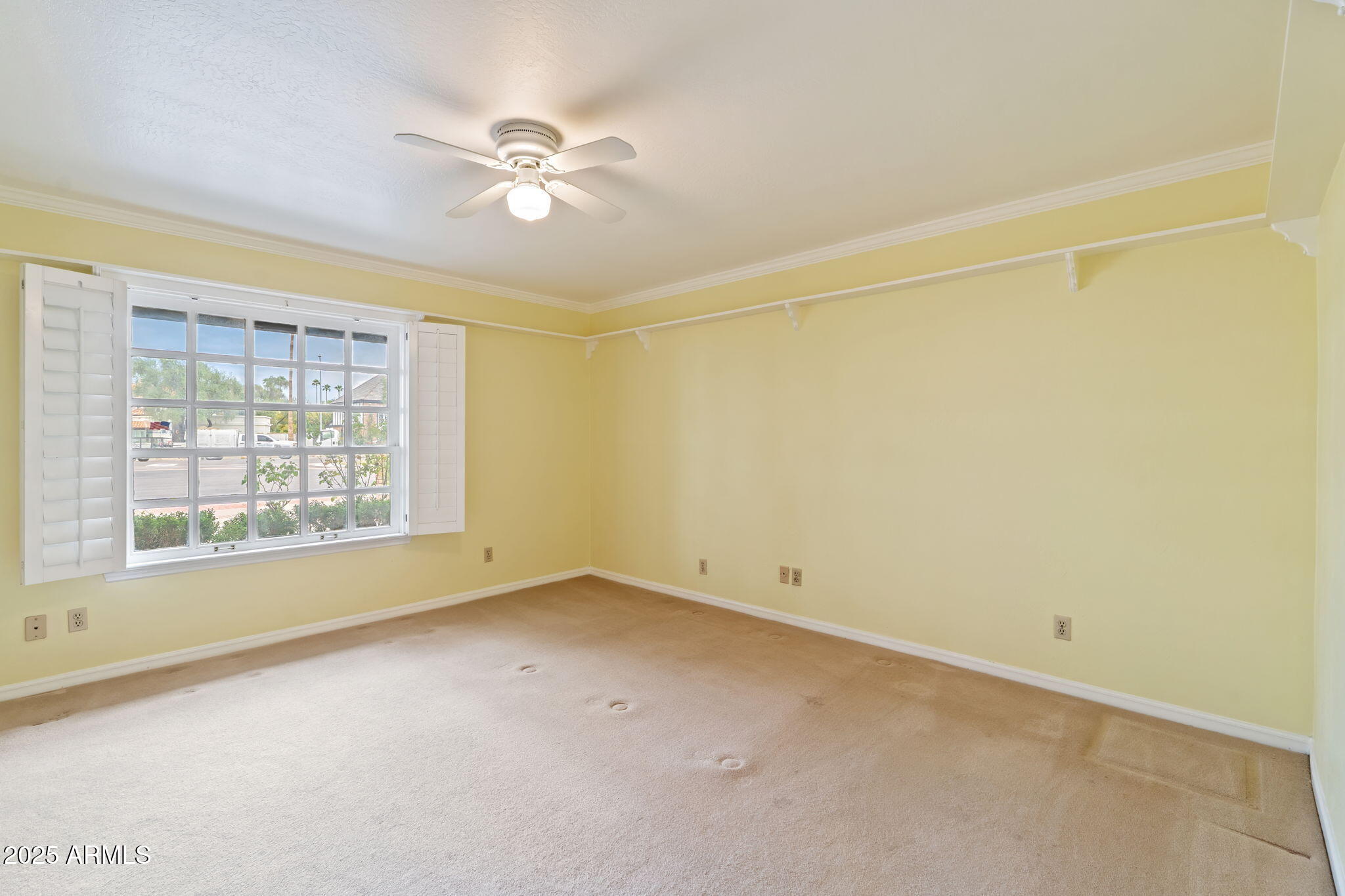 211 W KALER Drive