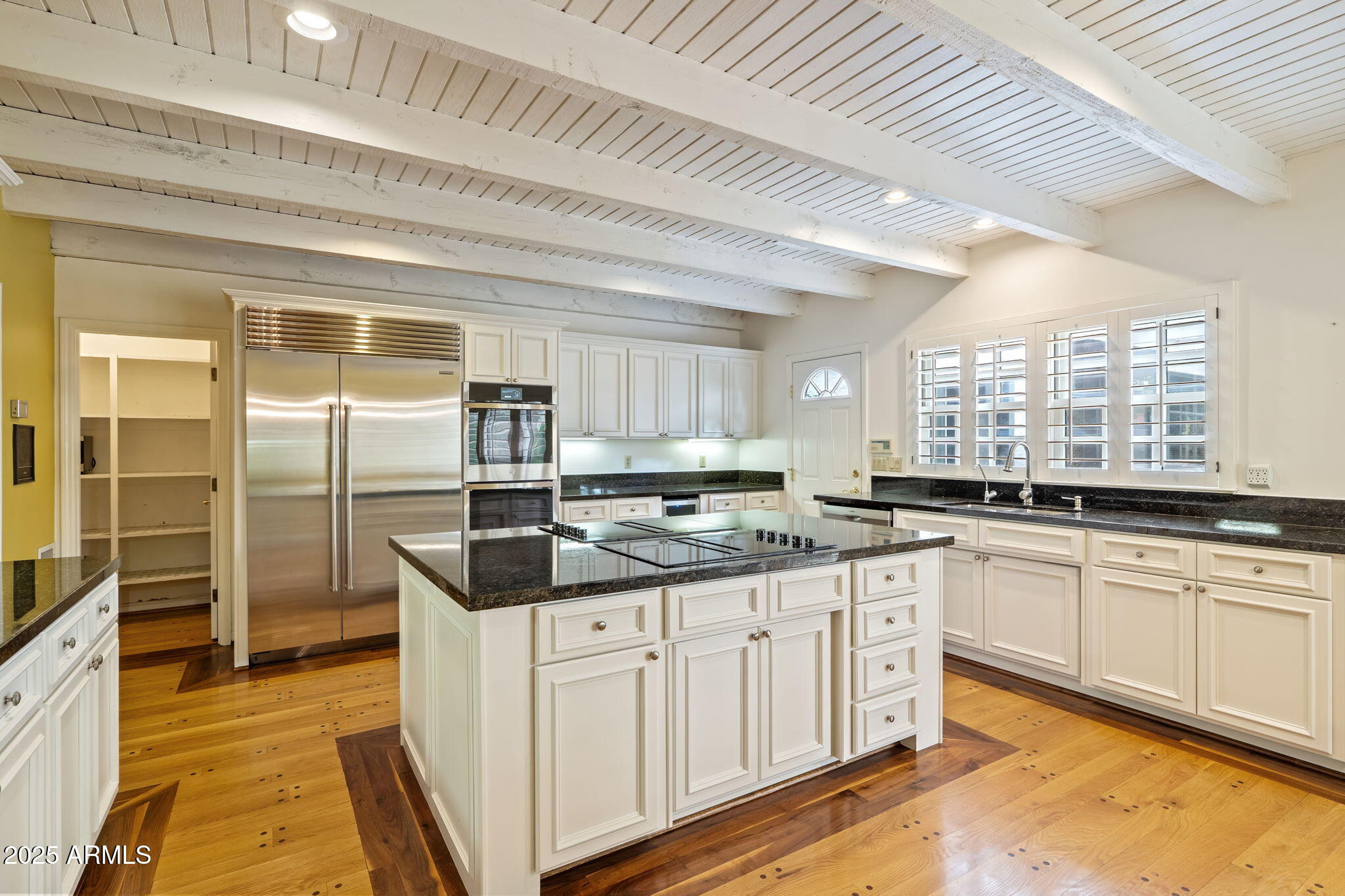 211 W KALER Drive