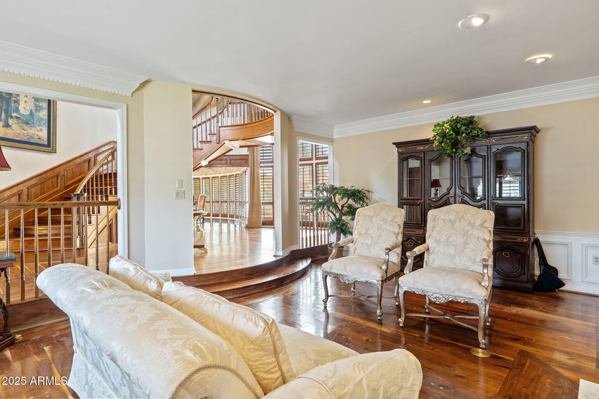 211 W KALER Drive