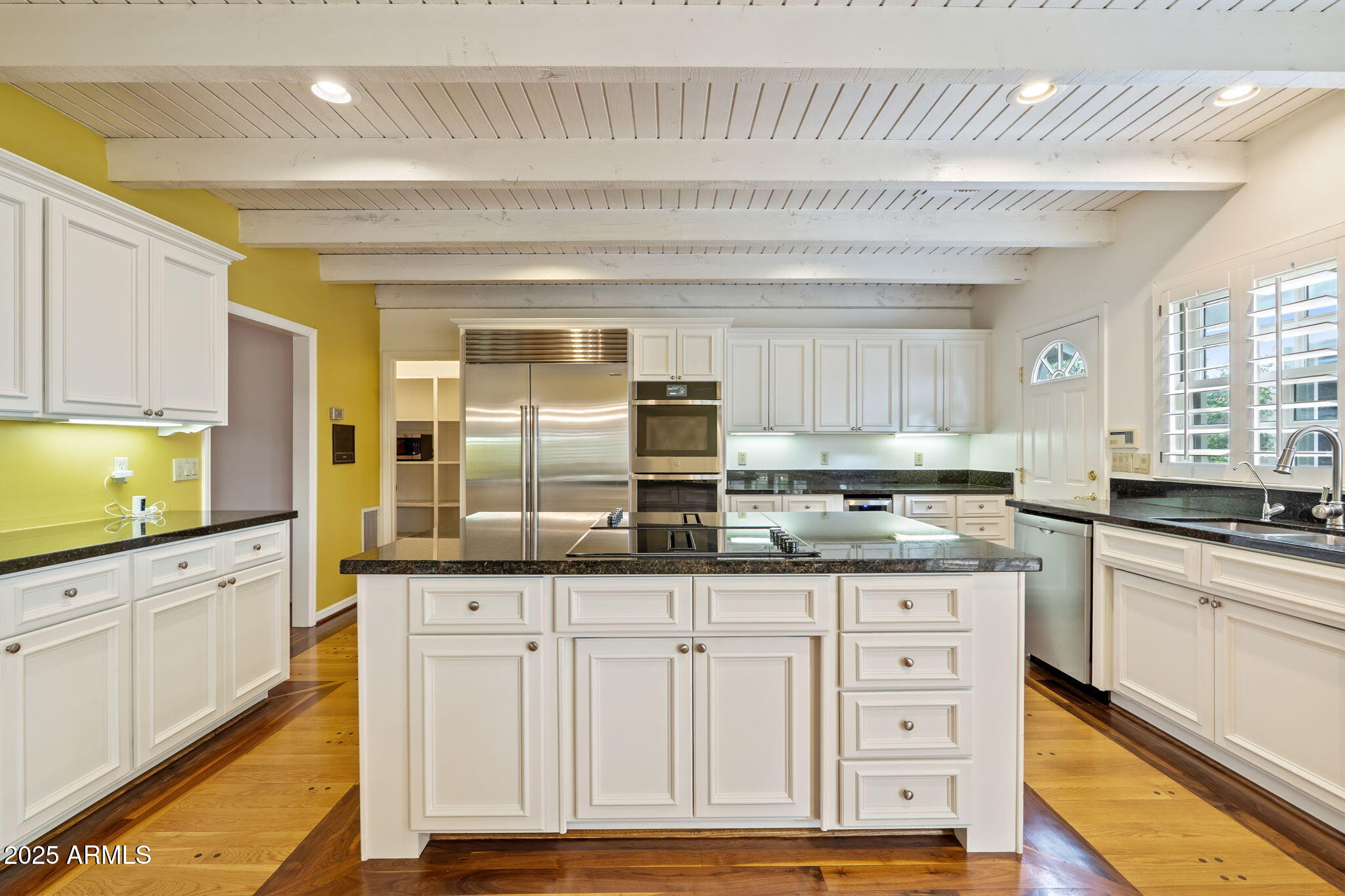 211 W KALER Drive
