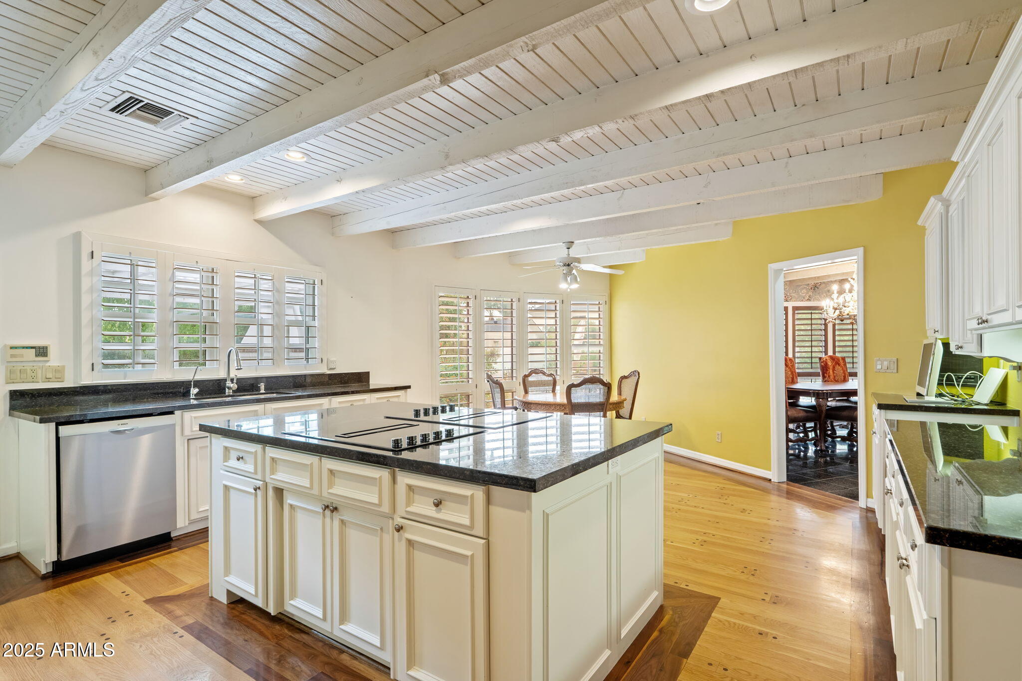 211 W KALER Drive