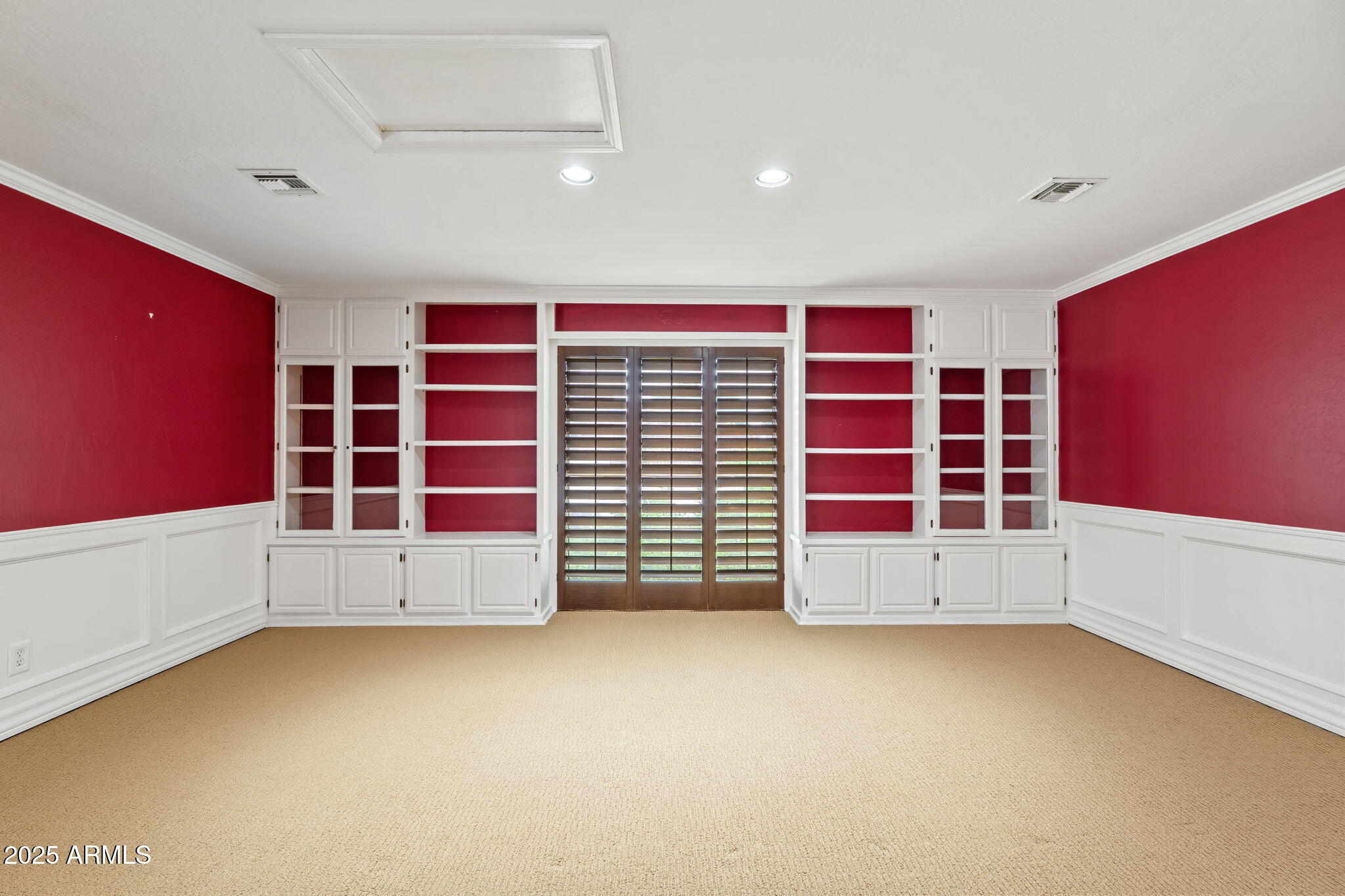 211 W KALER Drive