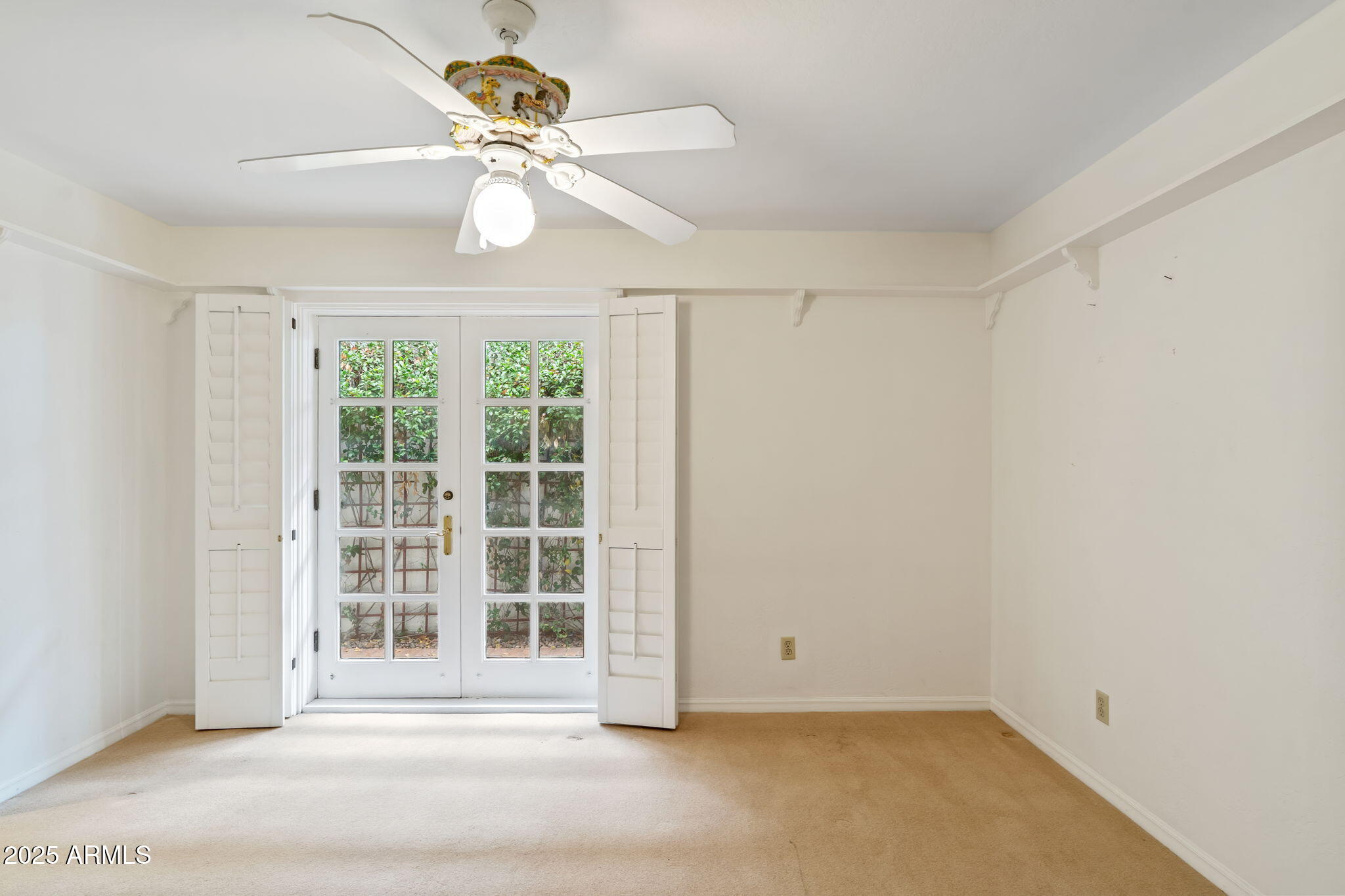 211 W KALER Drive
