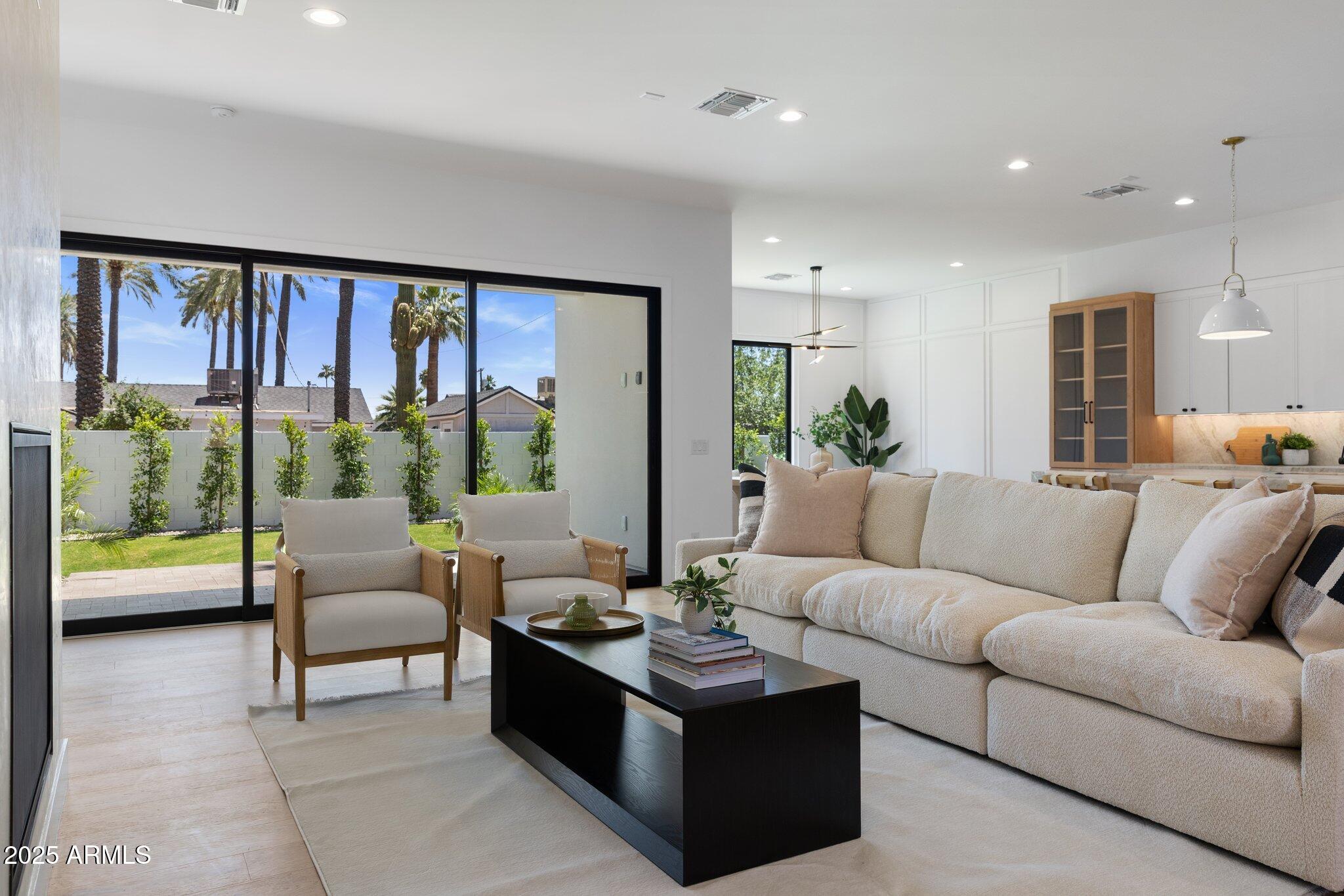 4307 E SELLS Drive, Phoenix