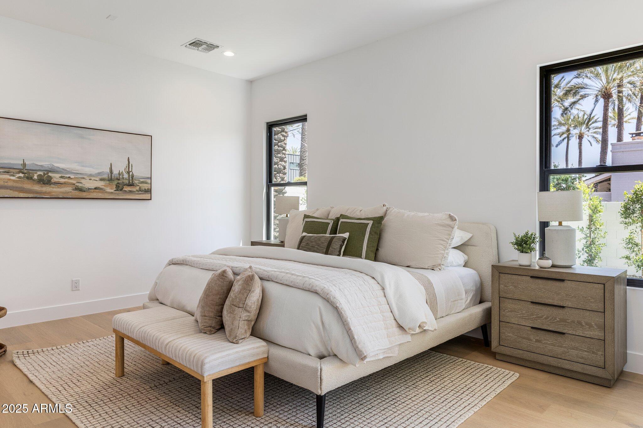 4307 E SELLS Drive, Phoenix