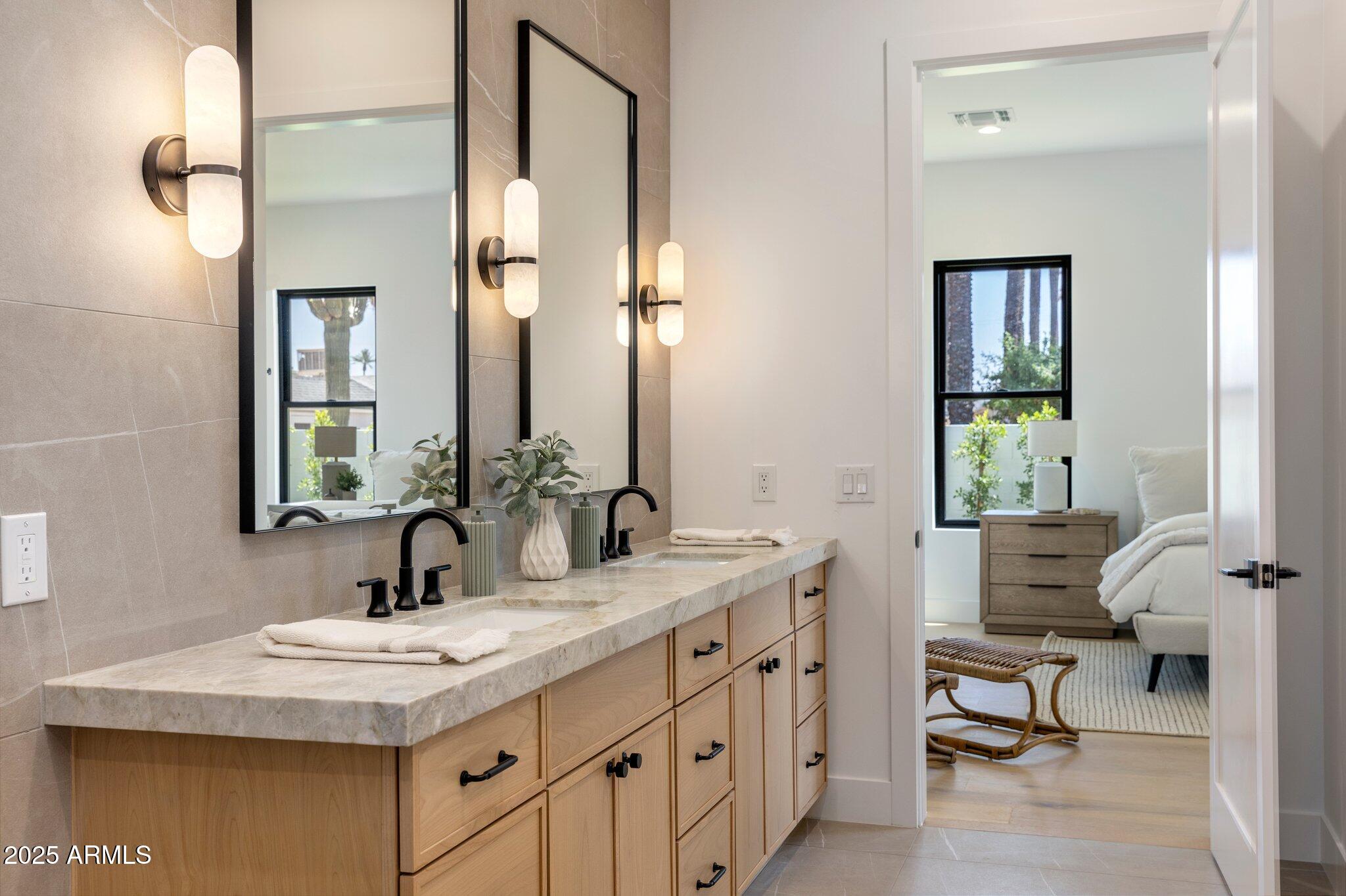 4307 E SELLS Drive, Phoenix