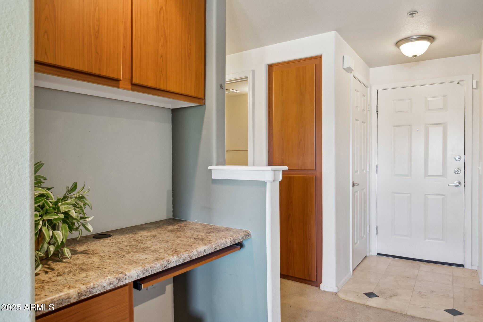 9820 N CENTRAL Avenue, 317