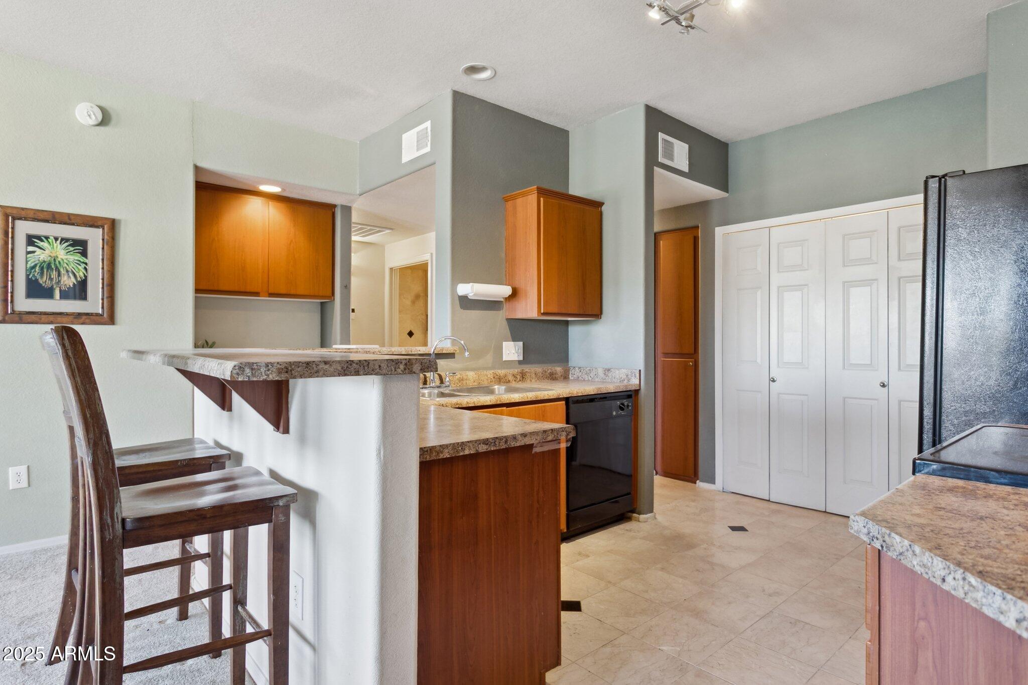 9820 N CENTRAL Avenue, 317