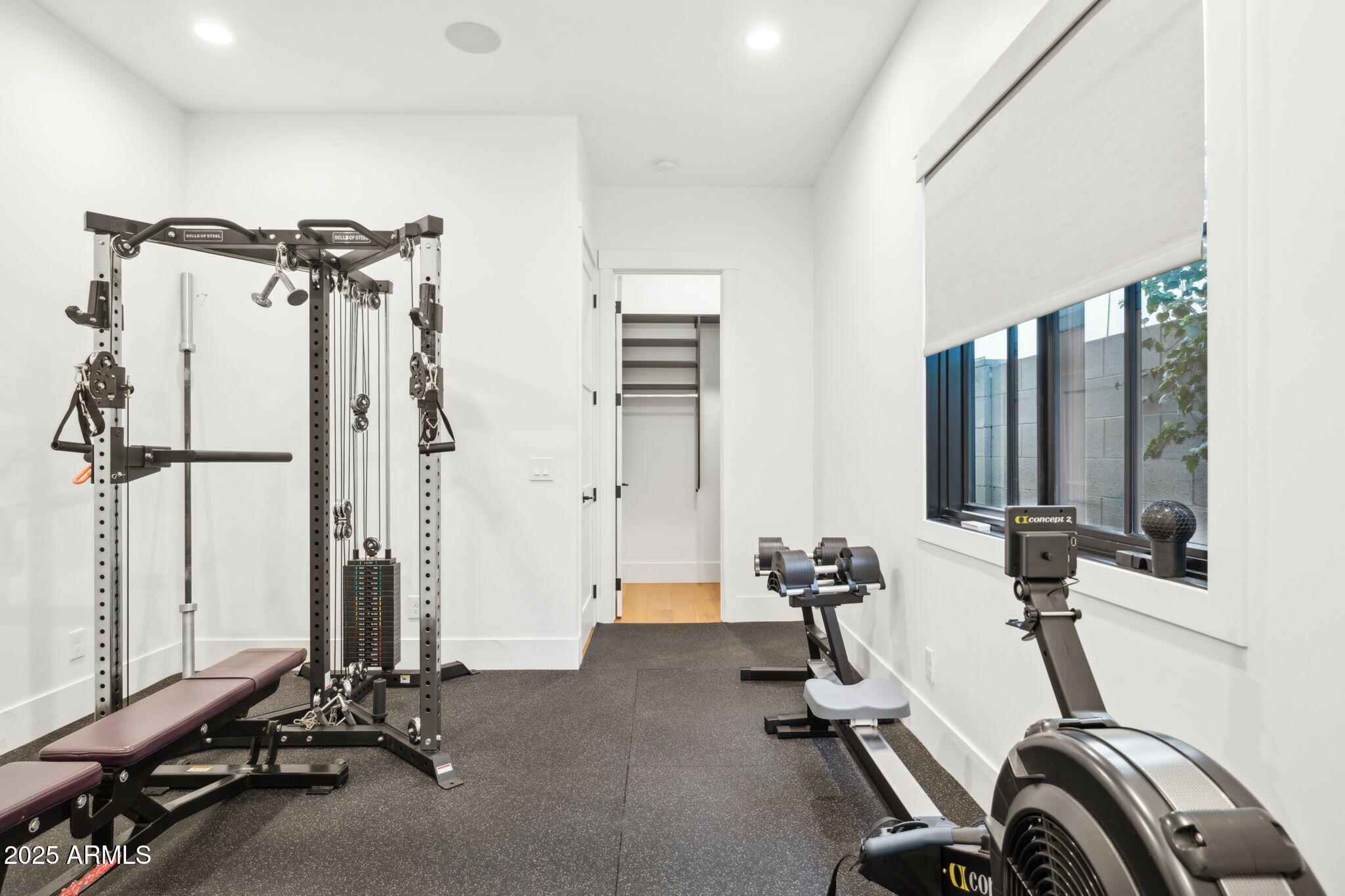 3530 E GLENROSA Avenue