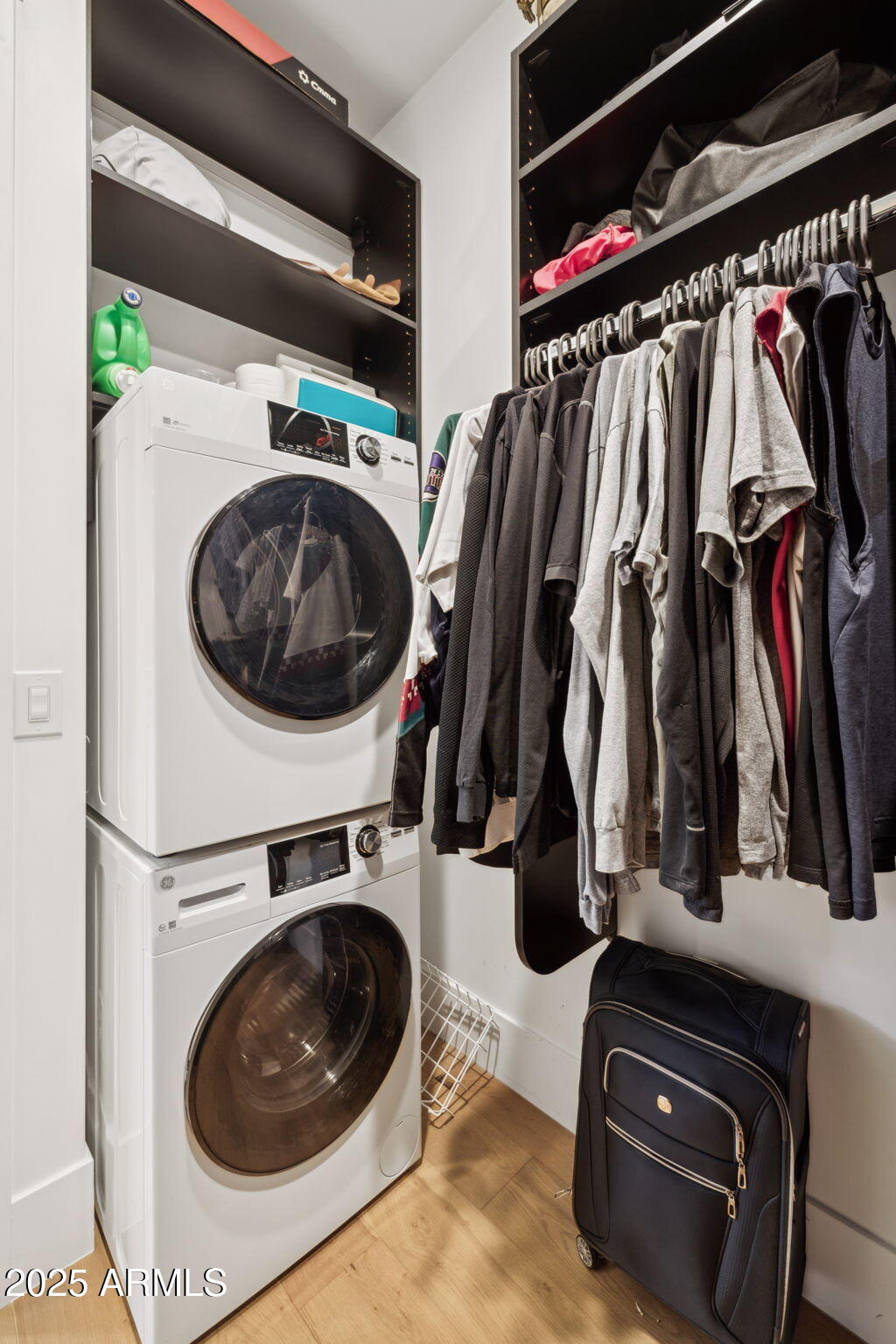 3530 E GLENROSA Avenue