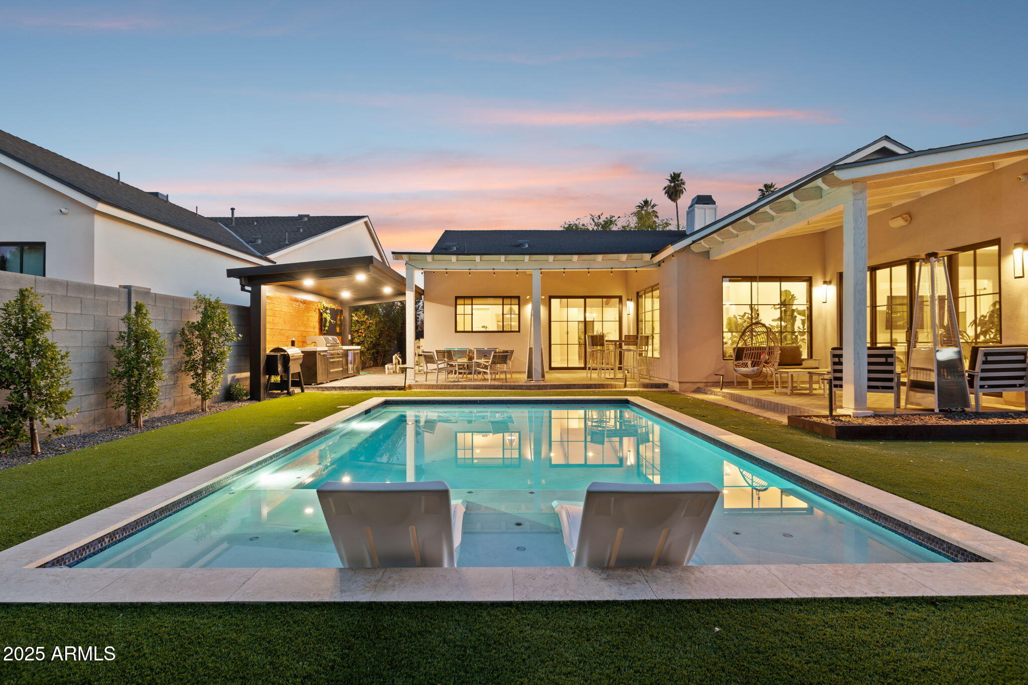 3530 E GLENROSA Avenue