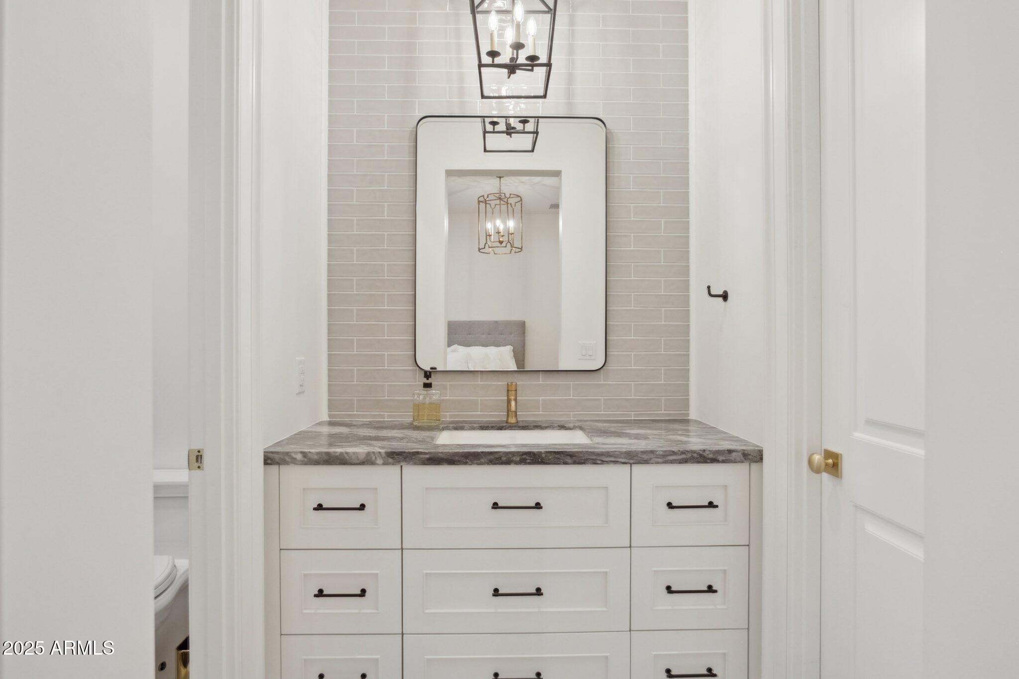 6333 E LAFAYETTE Boulevard