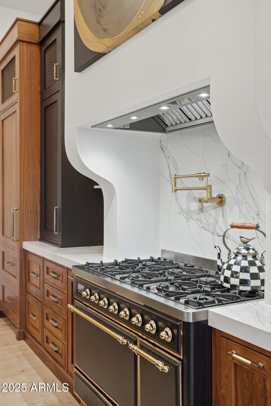 6333 E LAFAYETTE Boulevard