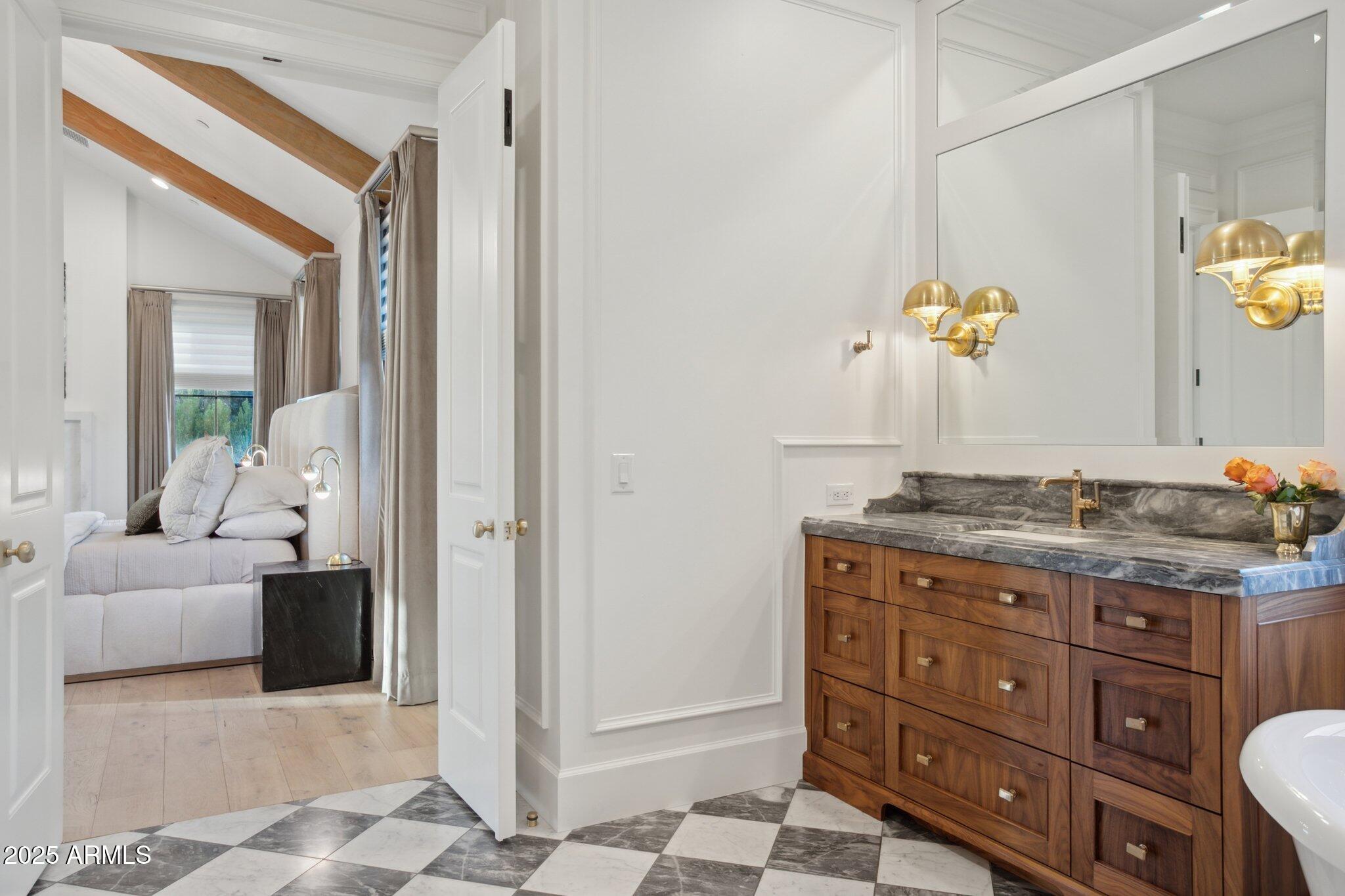 6333 E LAFAYETTE Boulevard