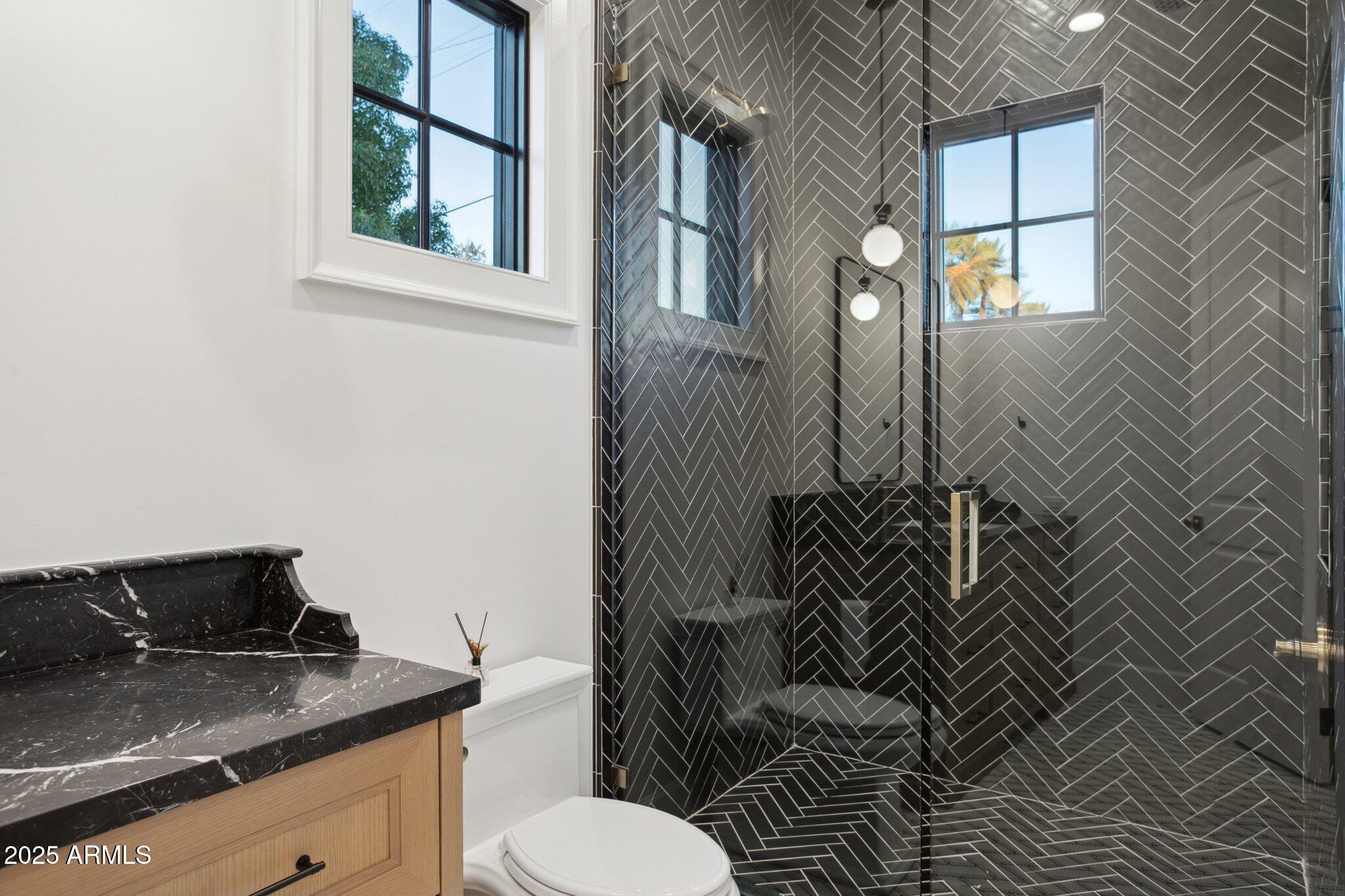 6333 E LAFAYETTE Boulevard