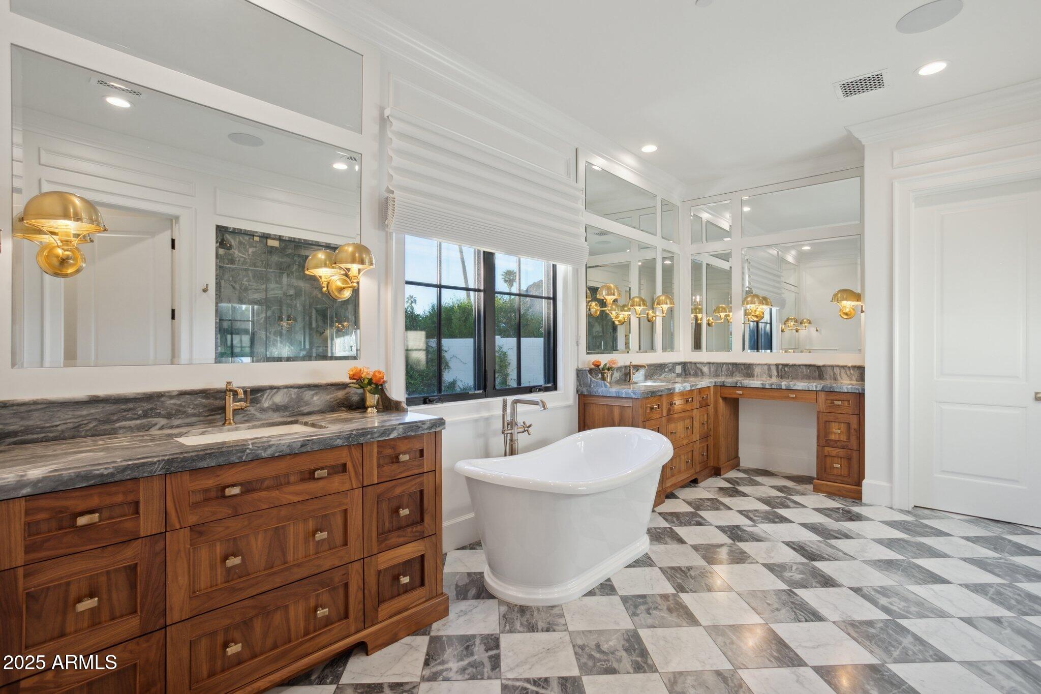 6333 E LAFAYETTE Boulevard