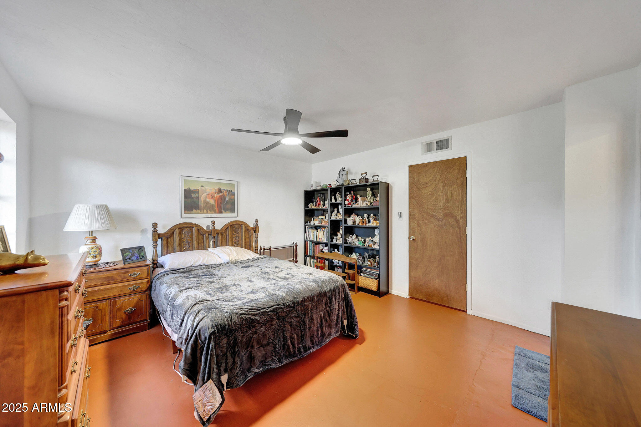 2917 E HIGHLAND Avenue