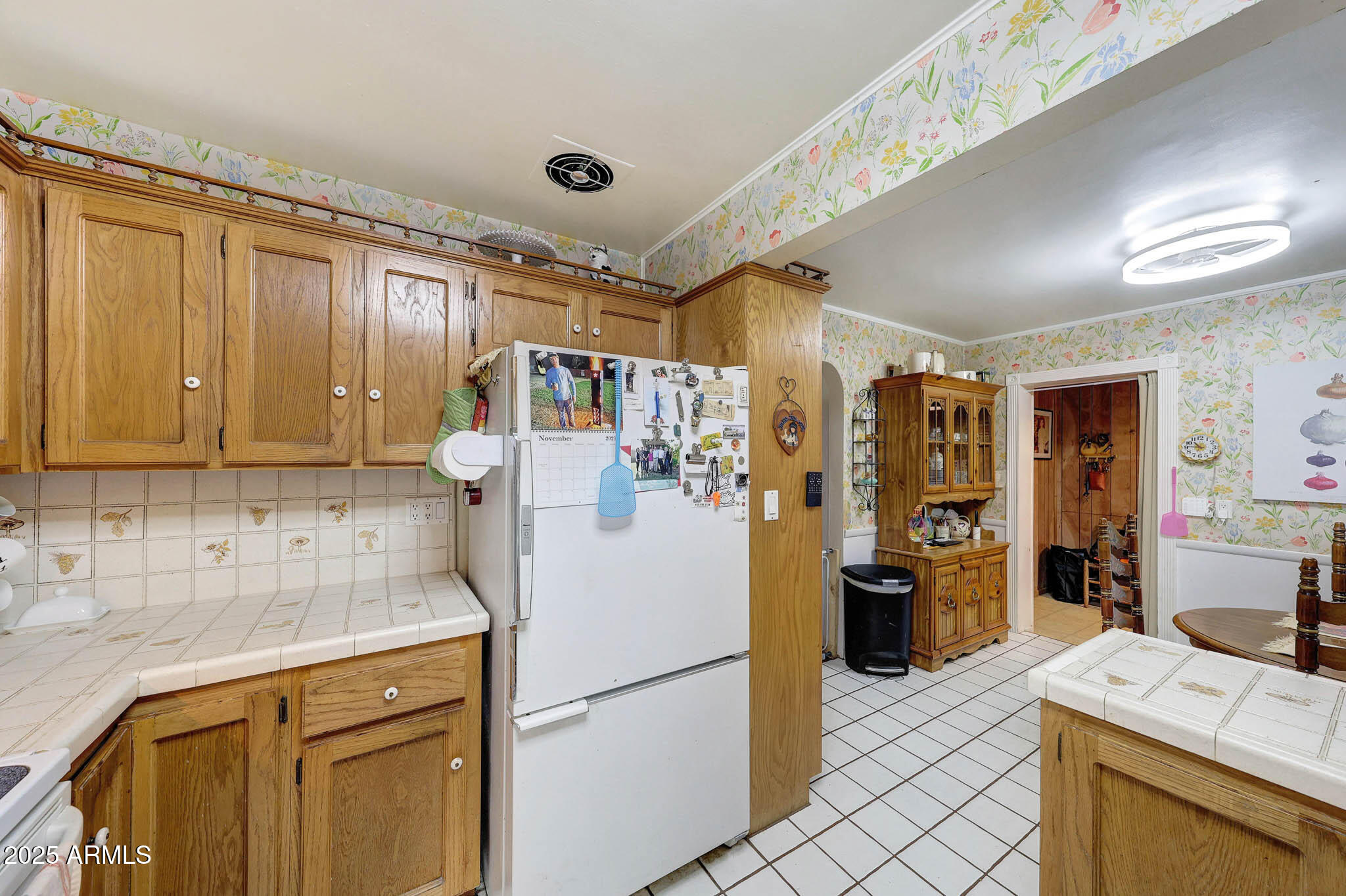 2917 E HIGHLAND Avenue