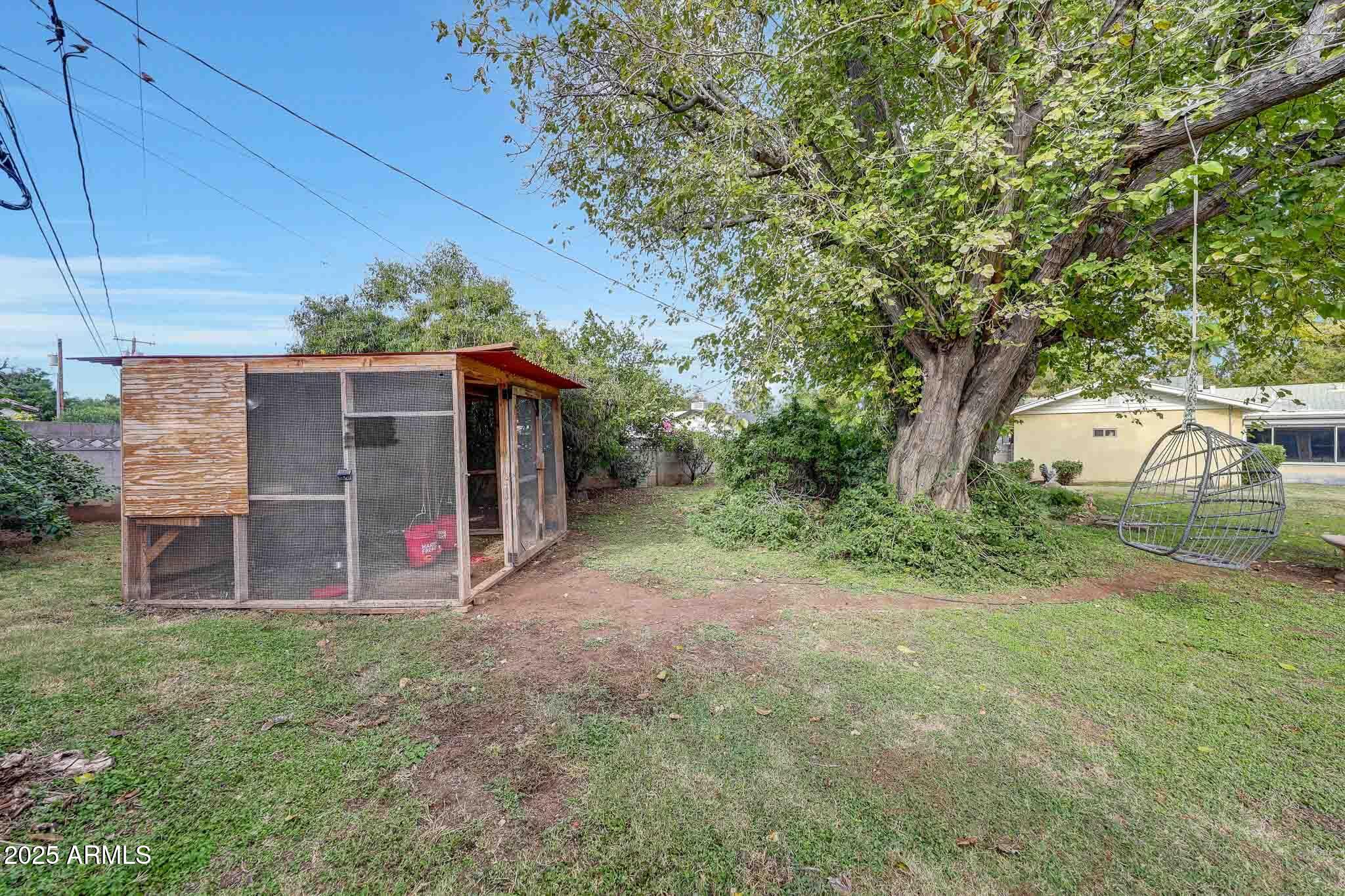 2917 E HIGHLAND Avenue