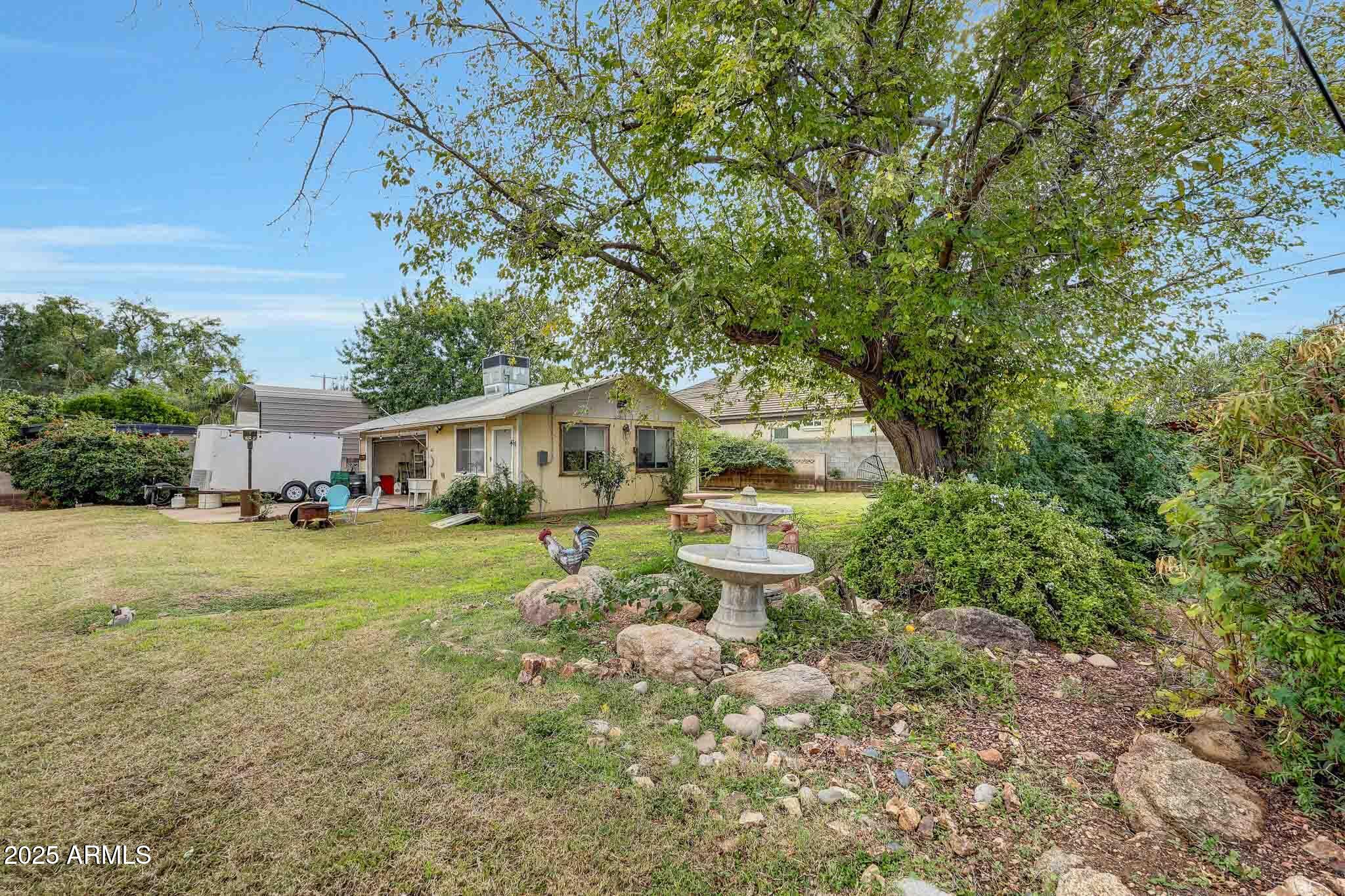 2917 E HIGHLAND Avenue