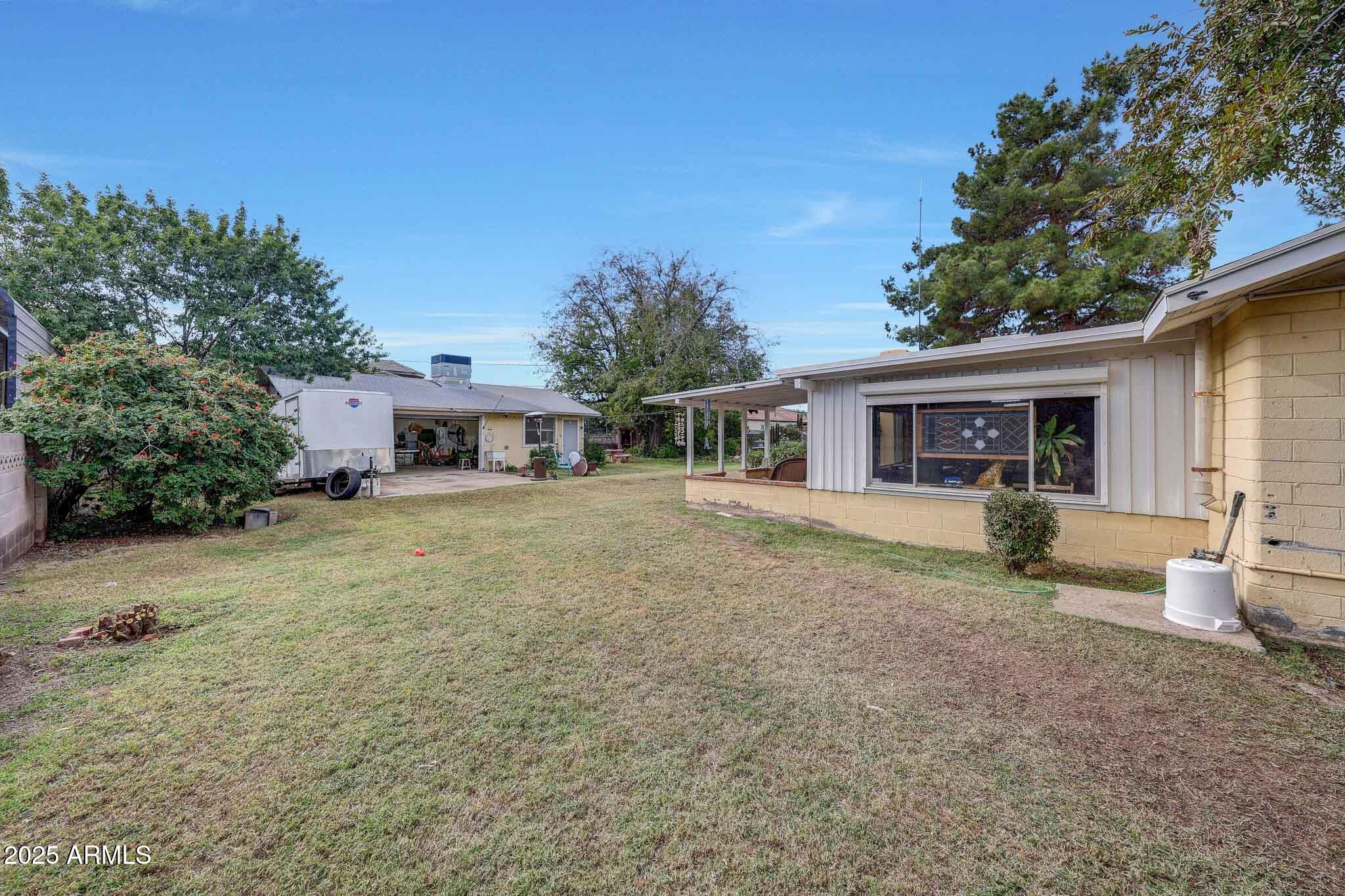 2917 E HIGHLAND Avenue