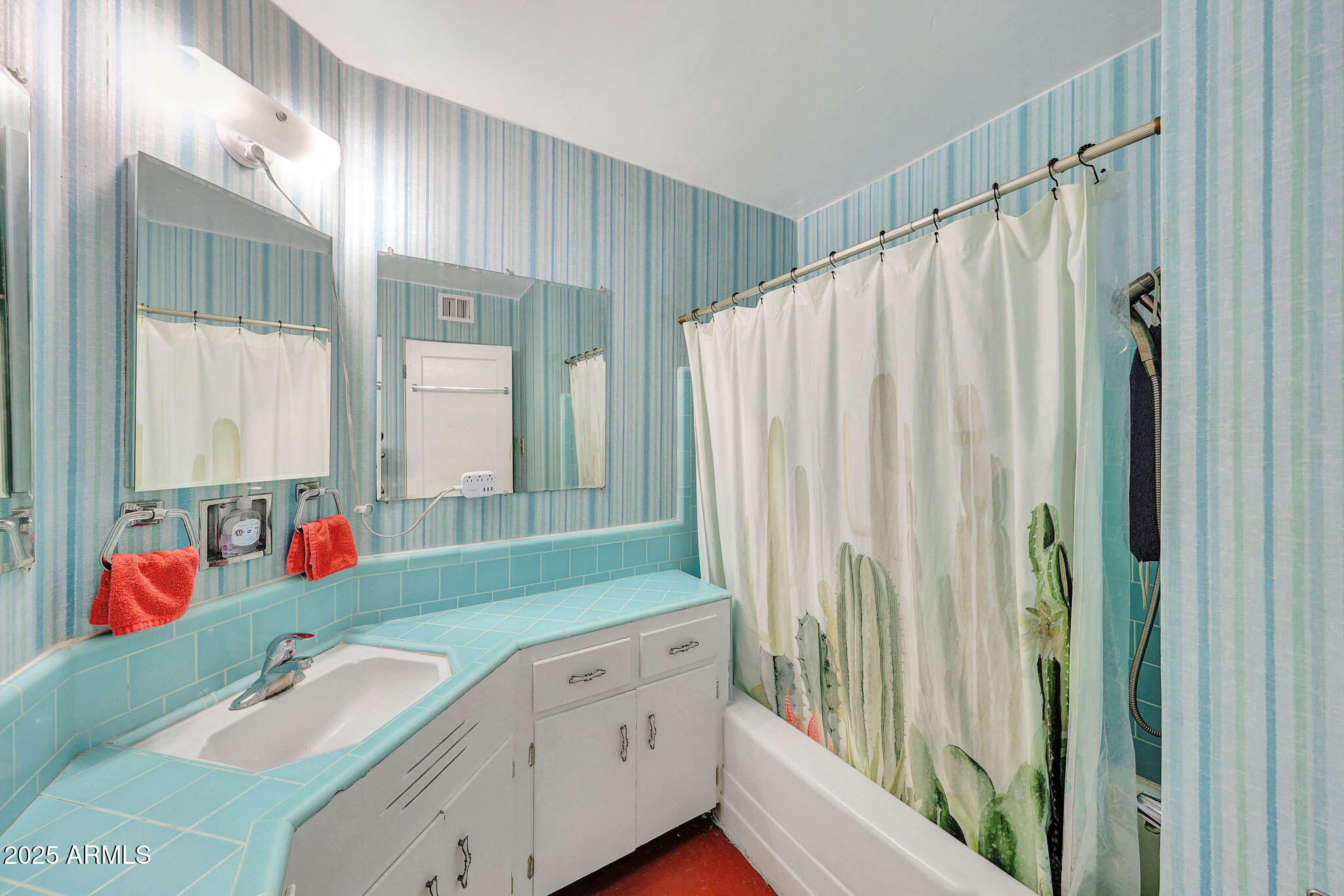 2917 E HIGHLAND Avenue