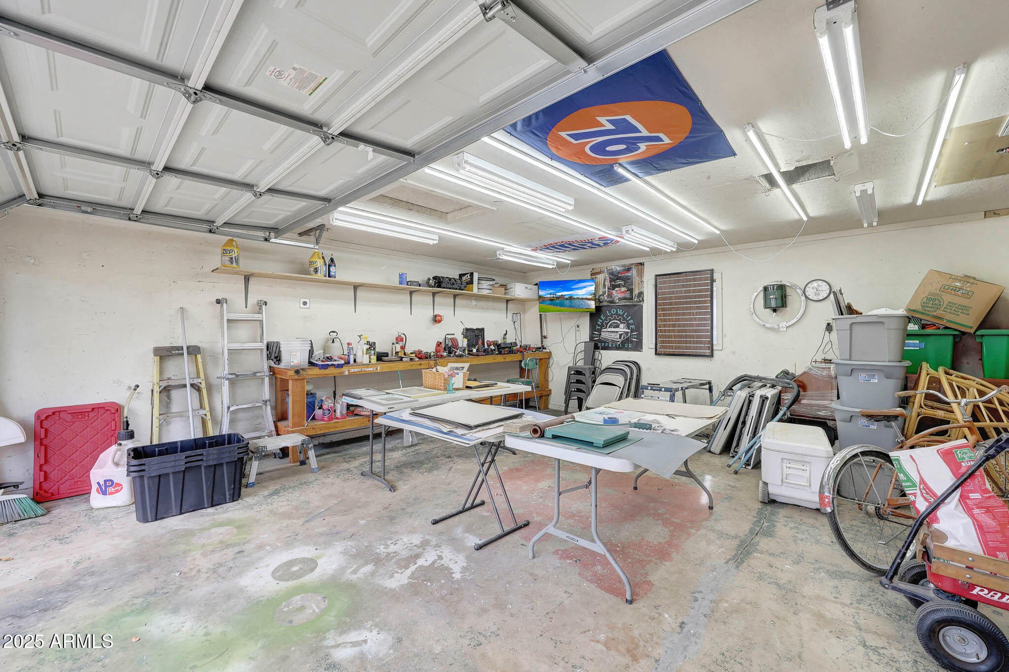 2917 E HIGHLAND Avenue