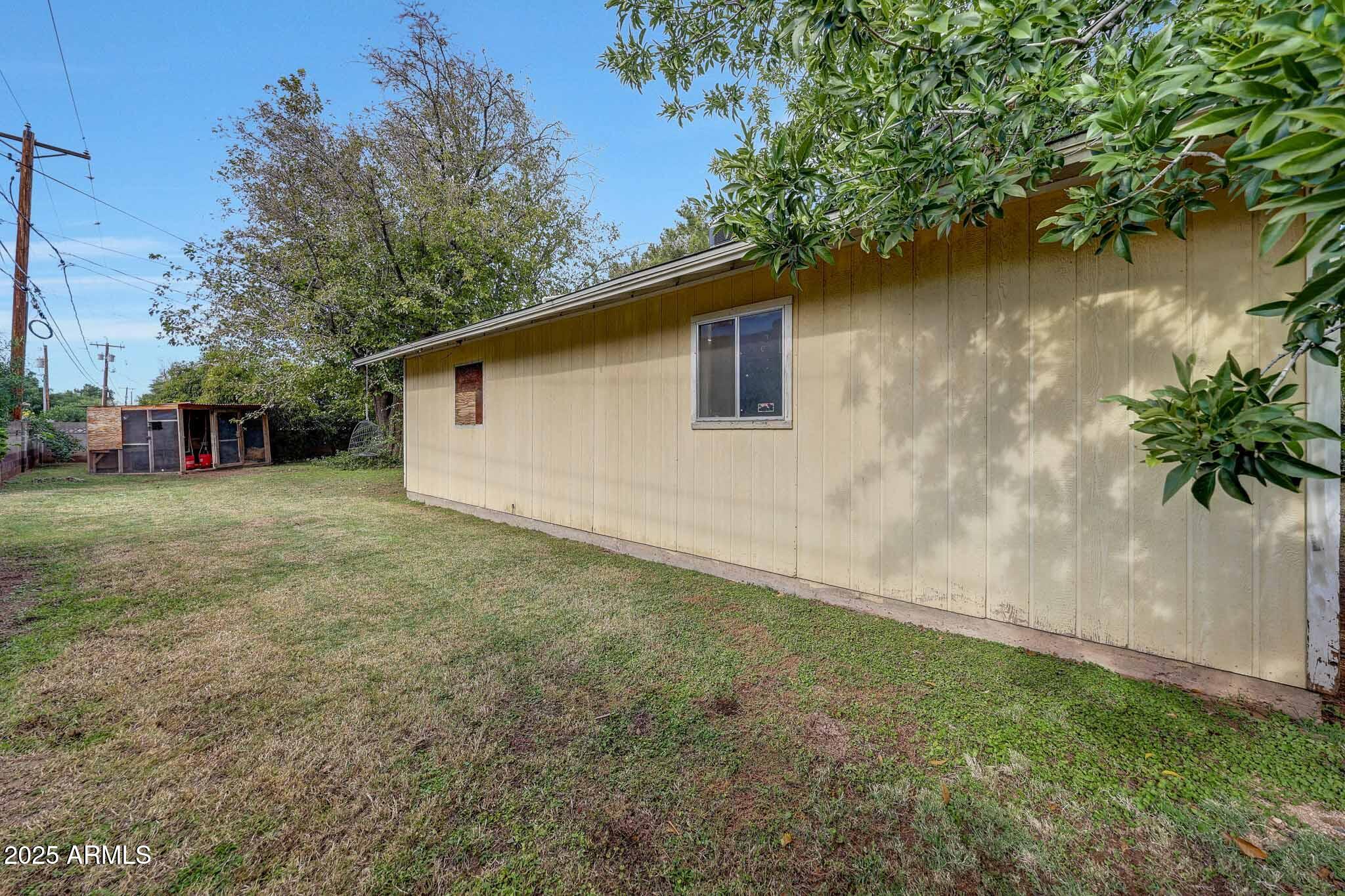 2917 E HIGHLAND Avenue