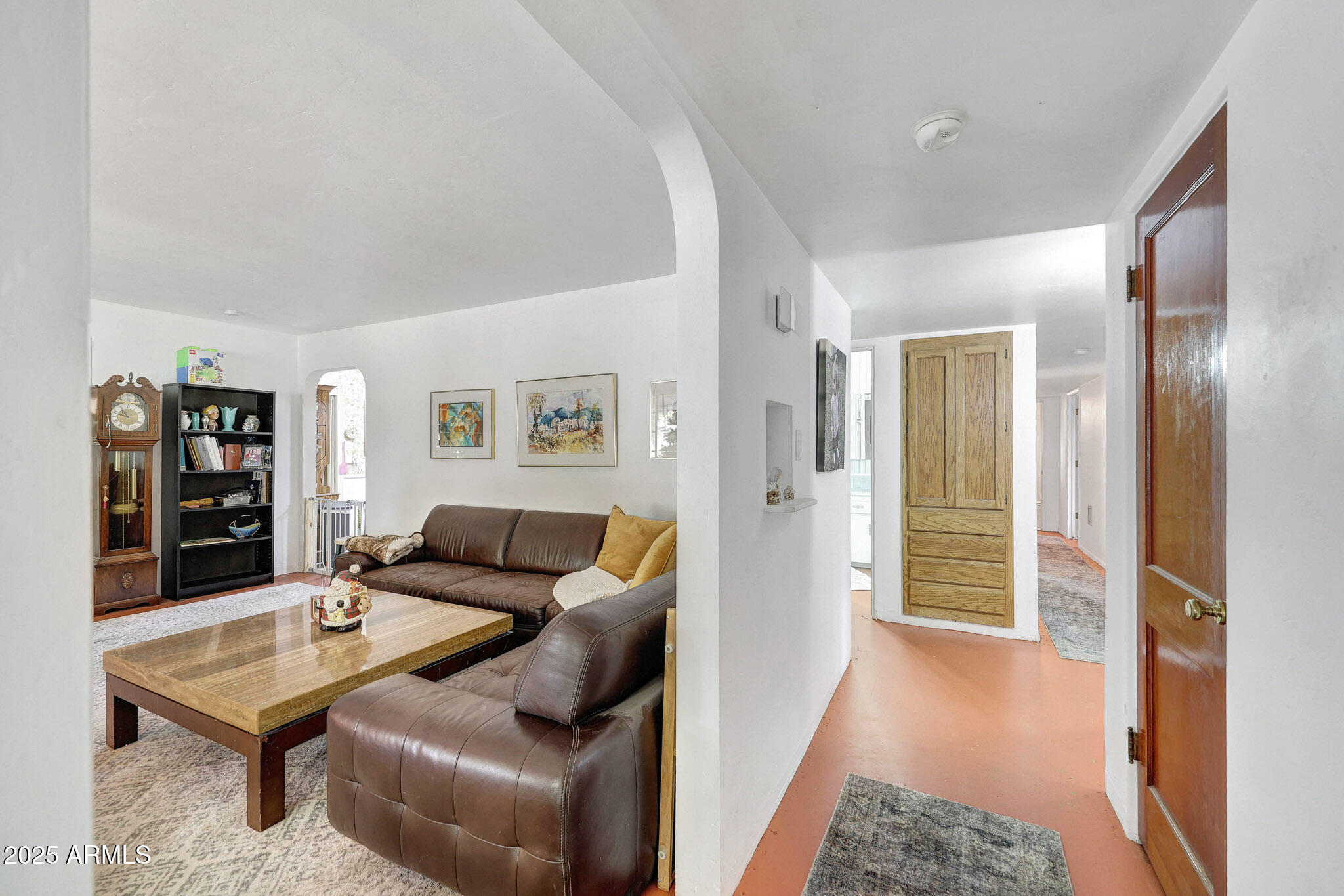 2917 E HIGHLAND Avenue