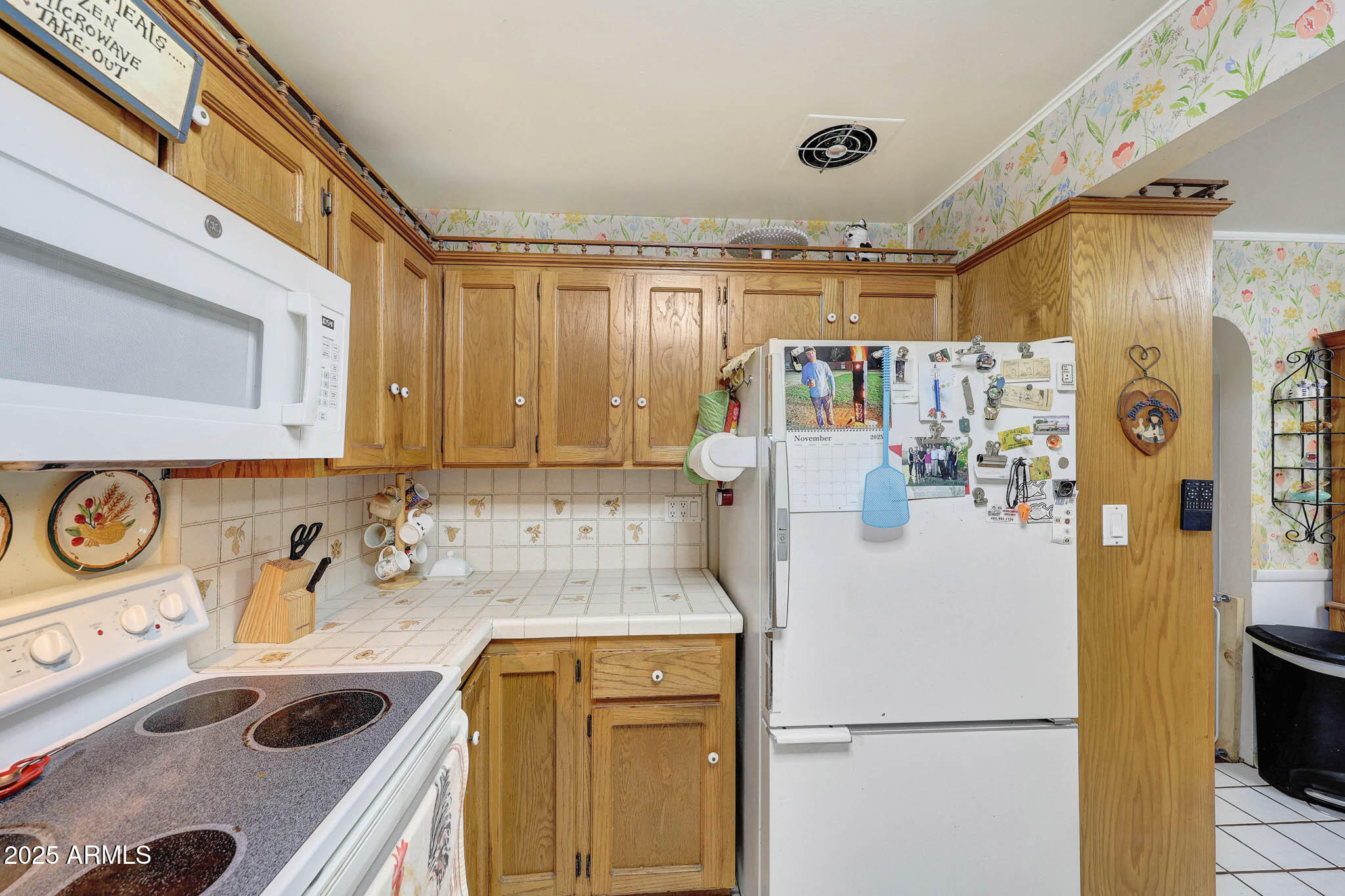 2917 E HIGHLAND Avenue