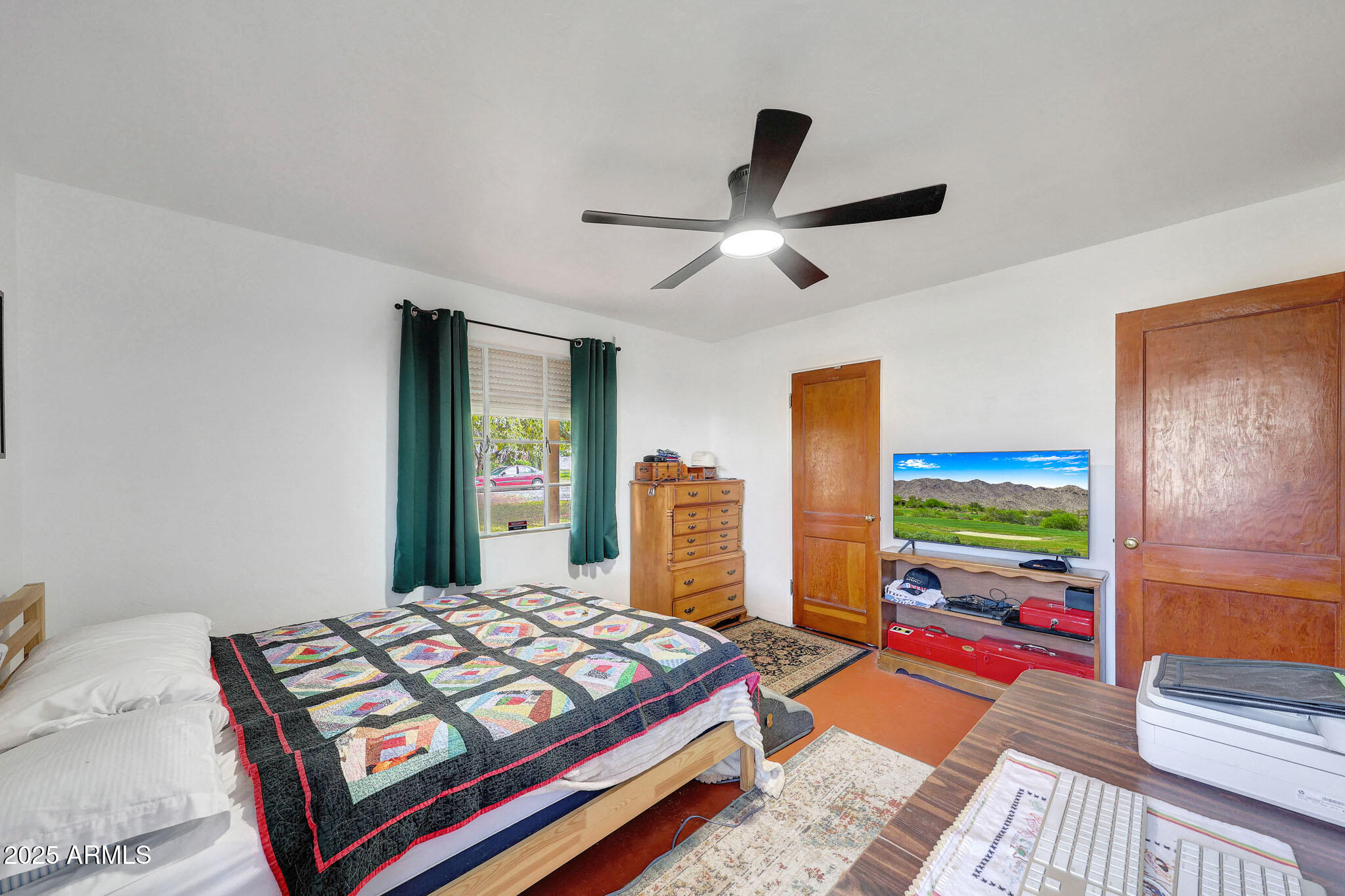 2917 E HIGHLAND Avenue