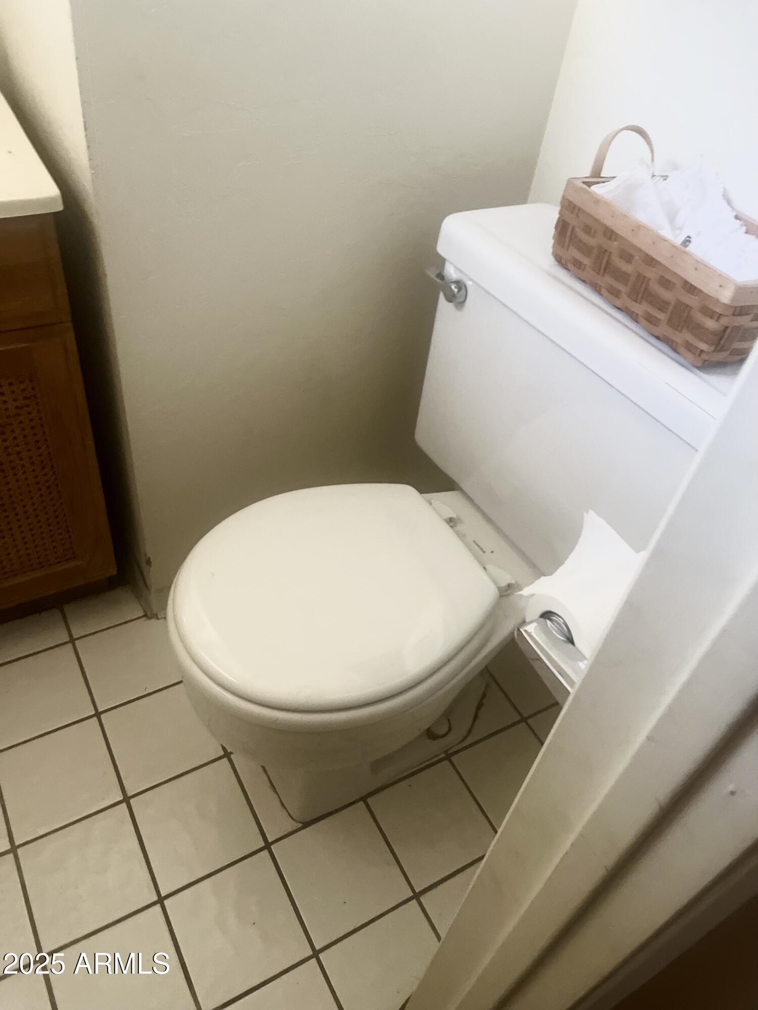 2917 E HIGHLAND Avenue