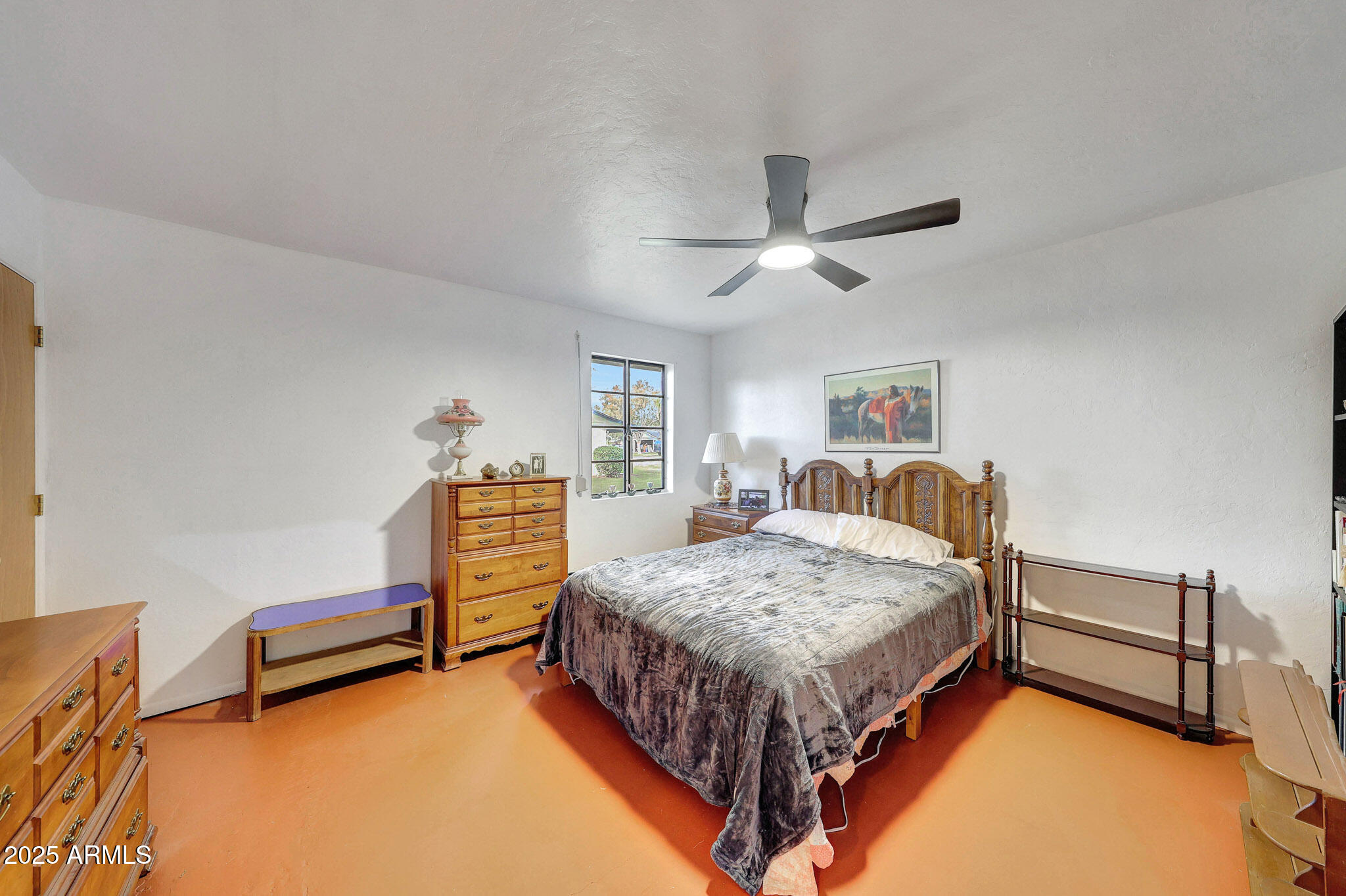 2917 E HIGHLAND Avenue