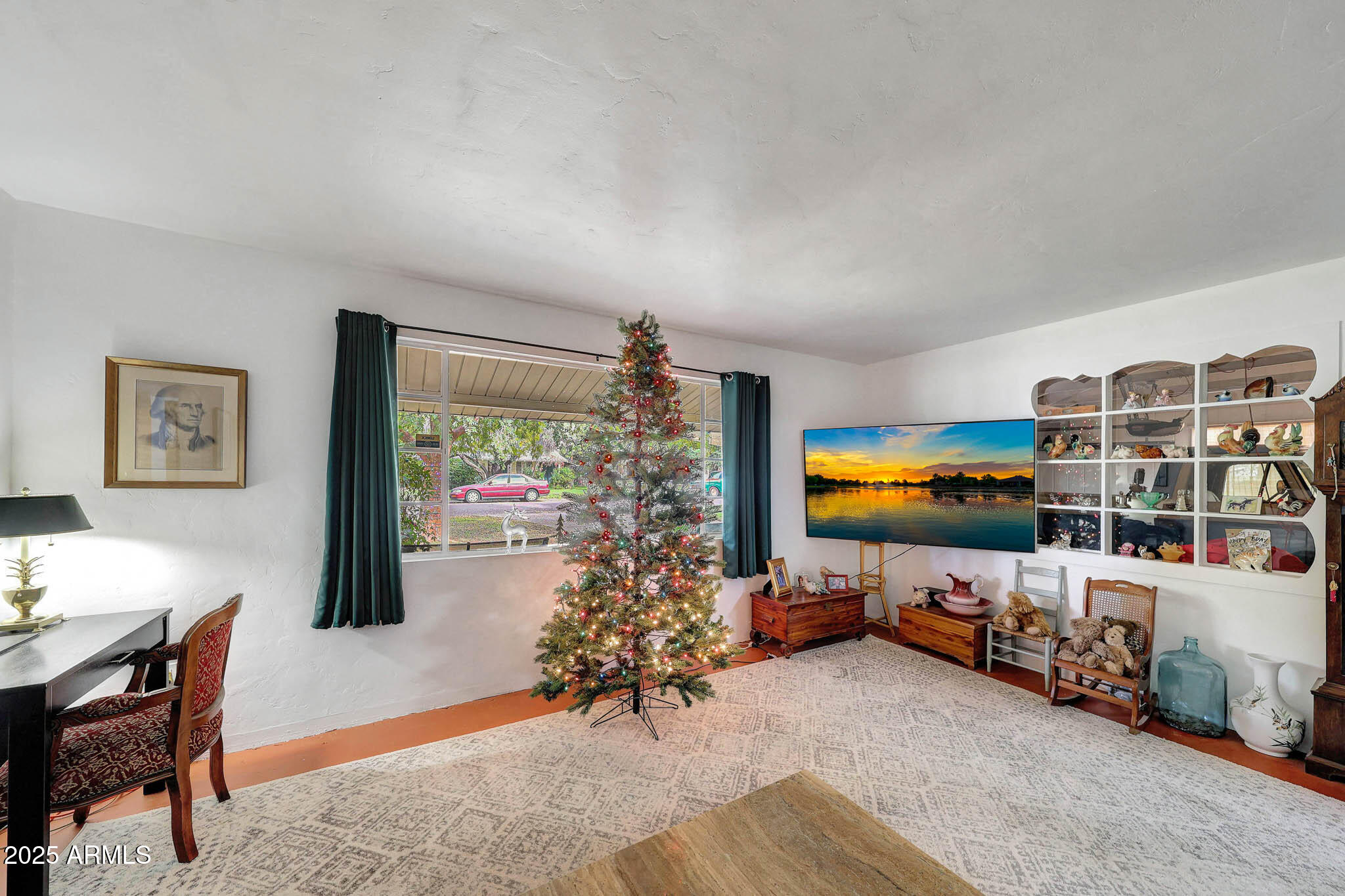 2917 E HIGHLAND Avenue