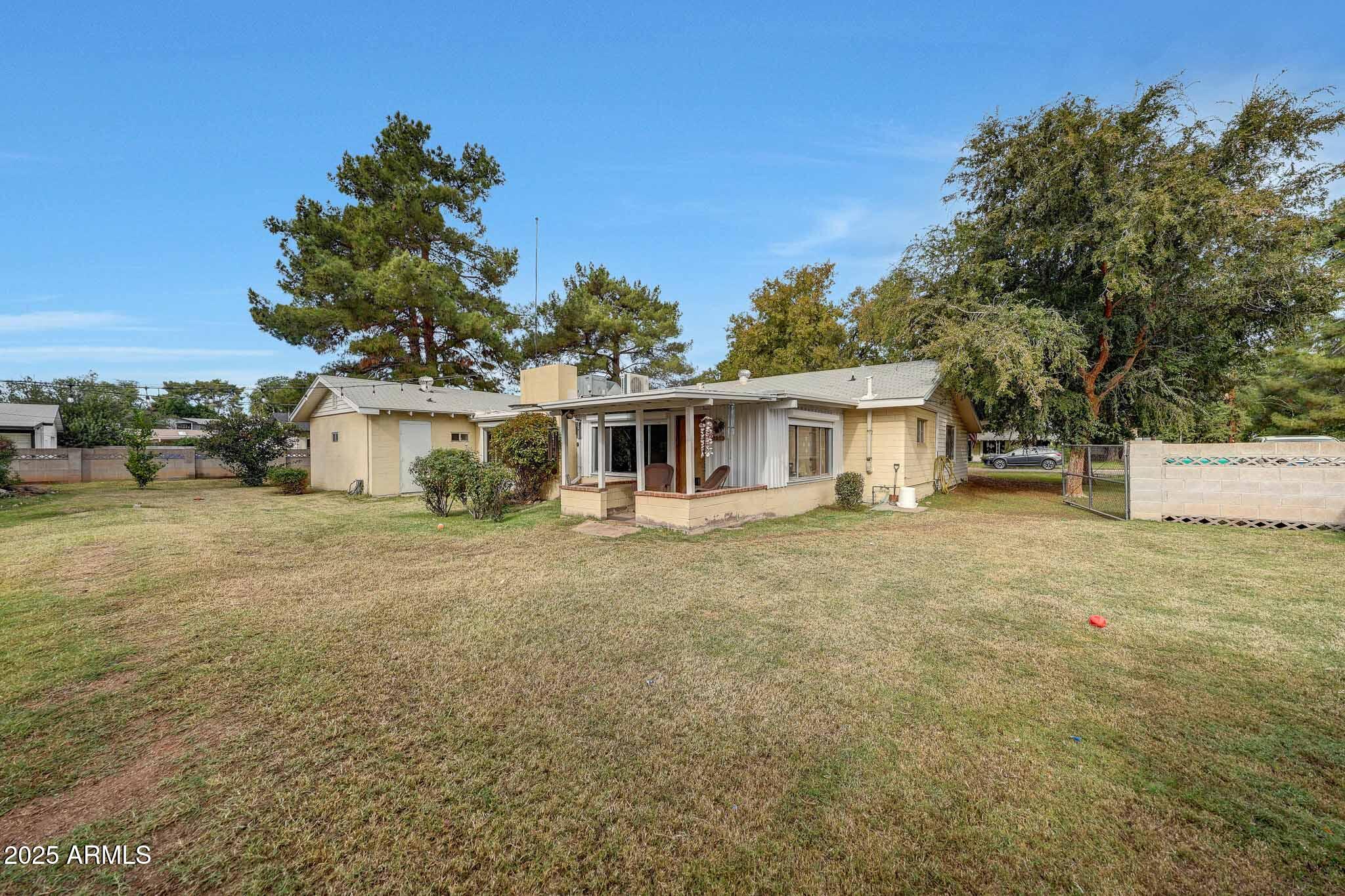 2917 E HIGHLAND Avenue