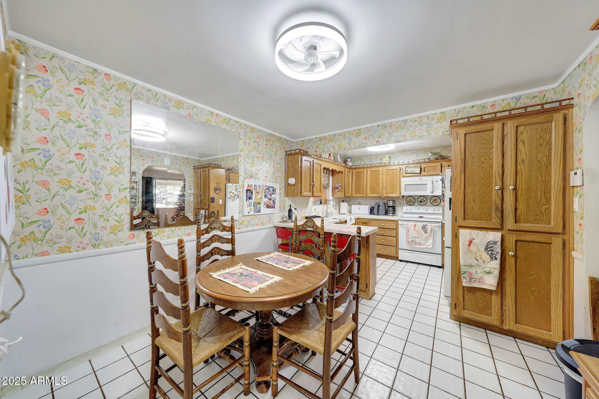 2917 E HIGHLAND Avenue