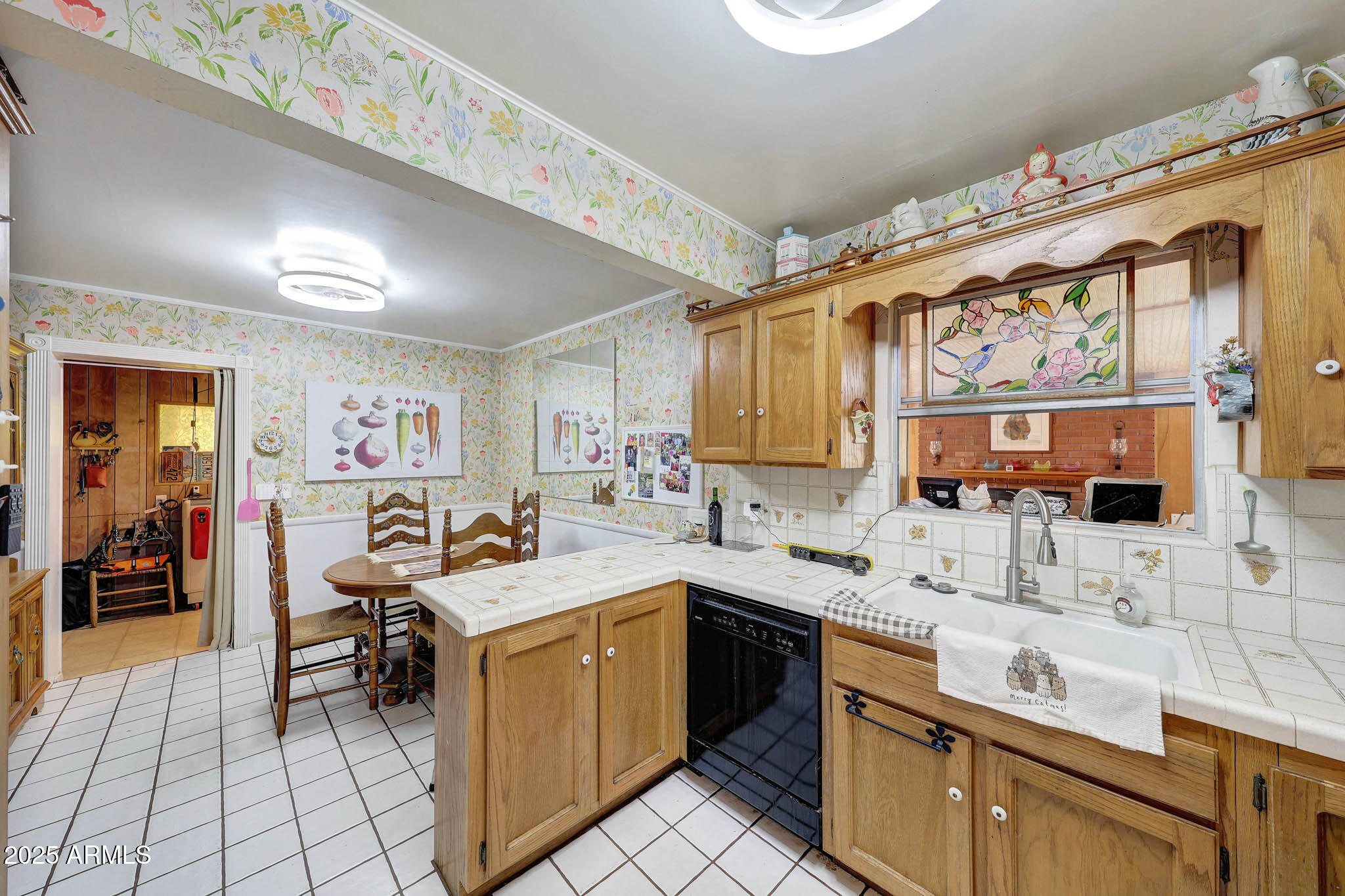 2917 E HIGHLAND Avenue