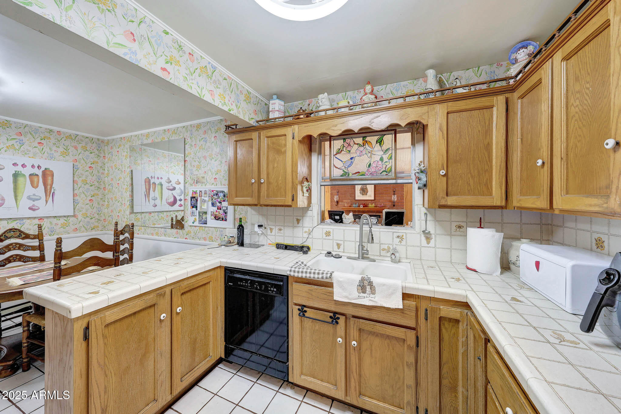 2917 E HIGHLAND Avenue