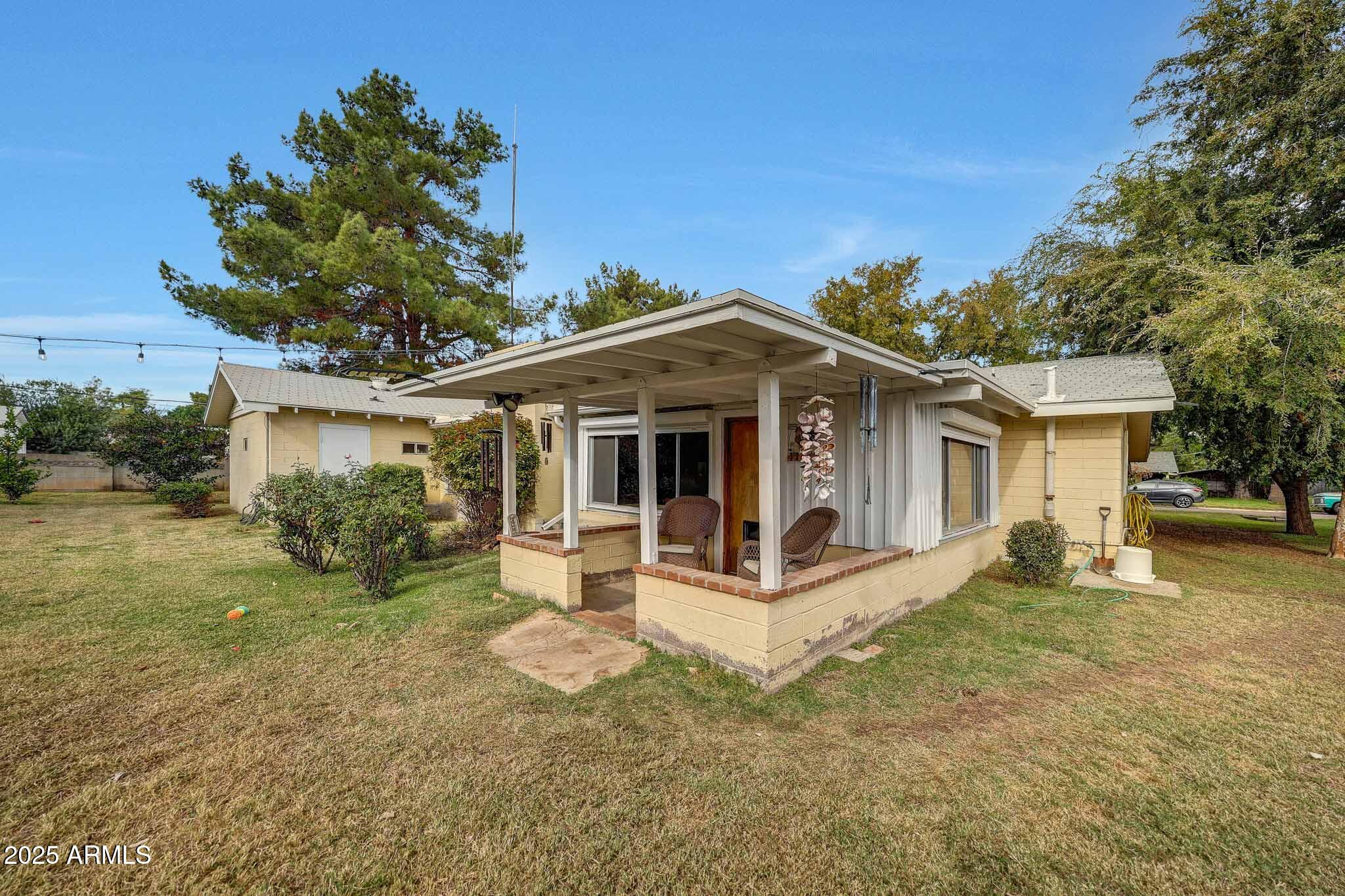 2917 E HIGHLAND Avenue