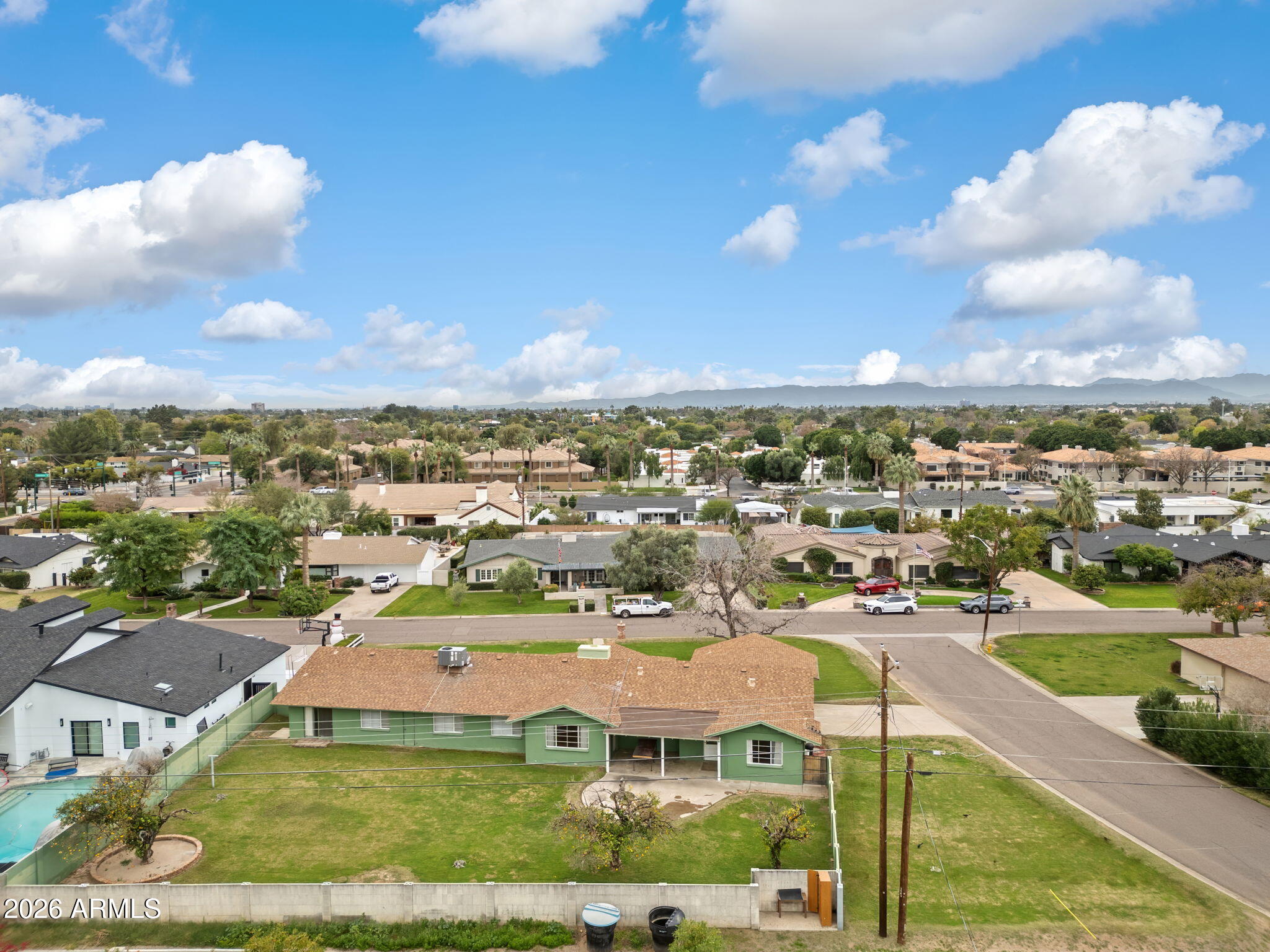 3502 E PASADENA Avenue