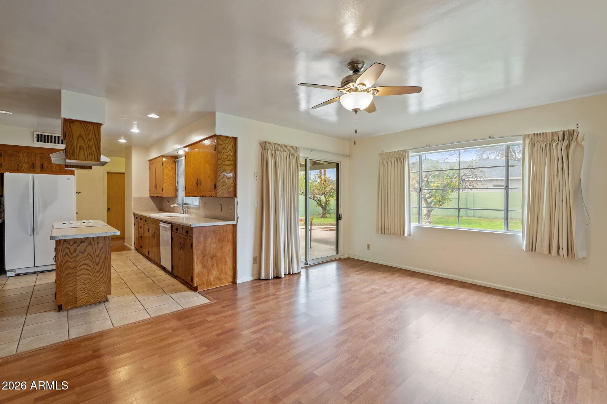 3502 E PASADENA Avenue