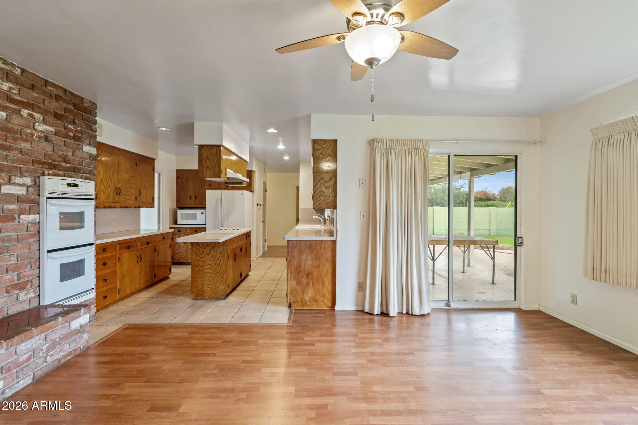 3502 E PASADENA Avenue