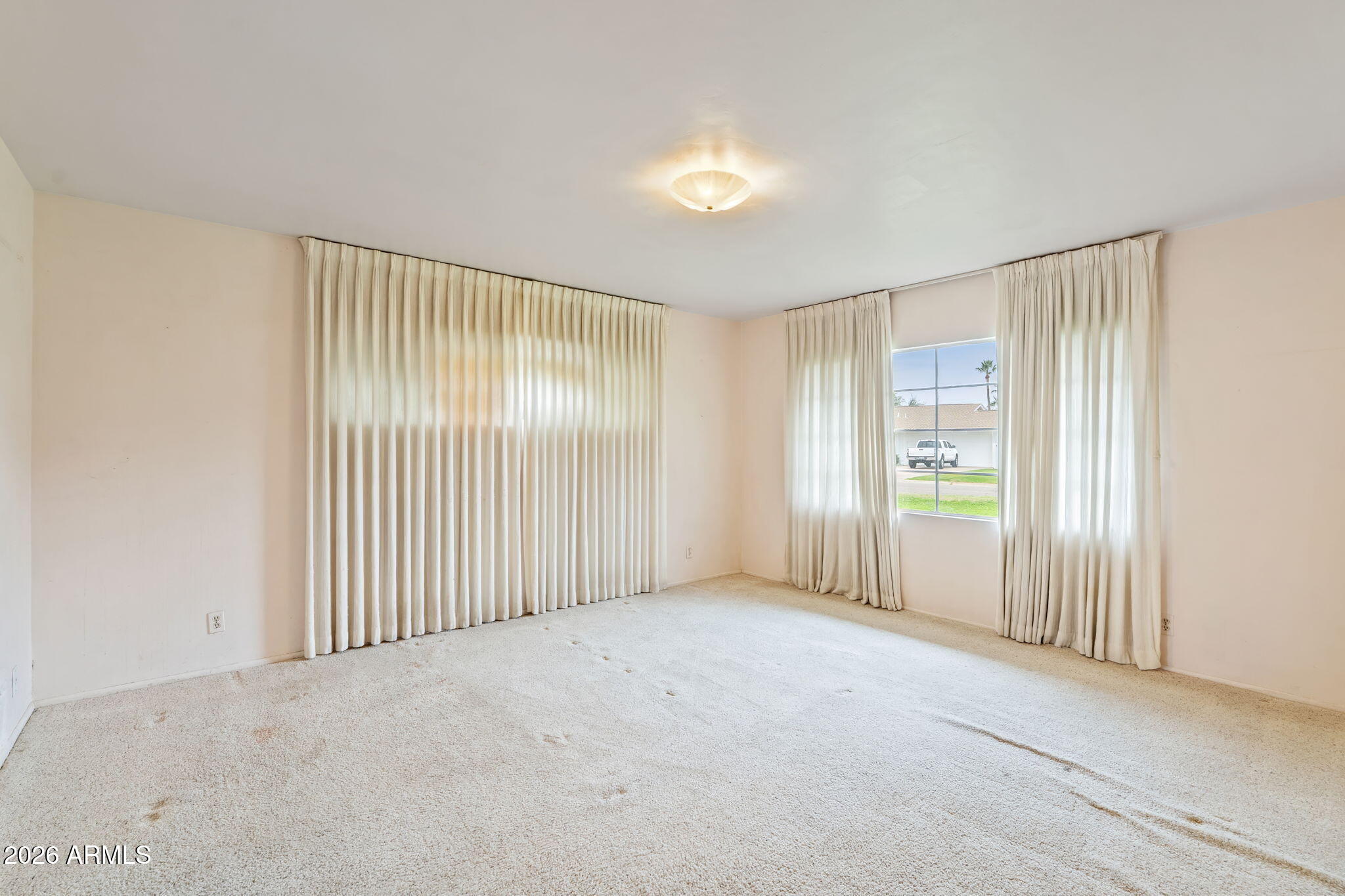 3502 E PASADENA Avenue